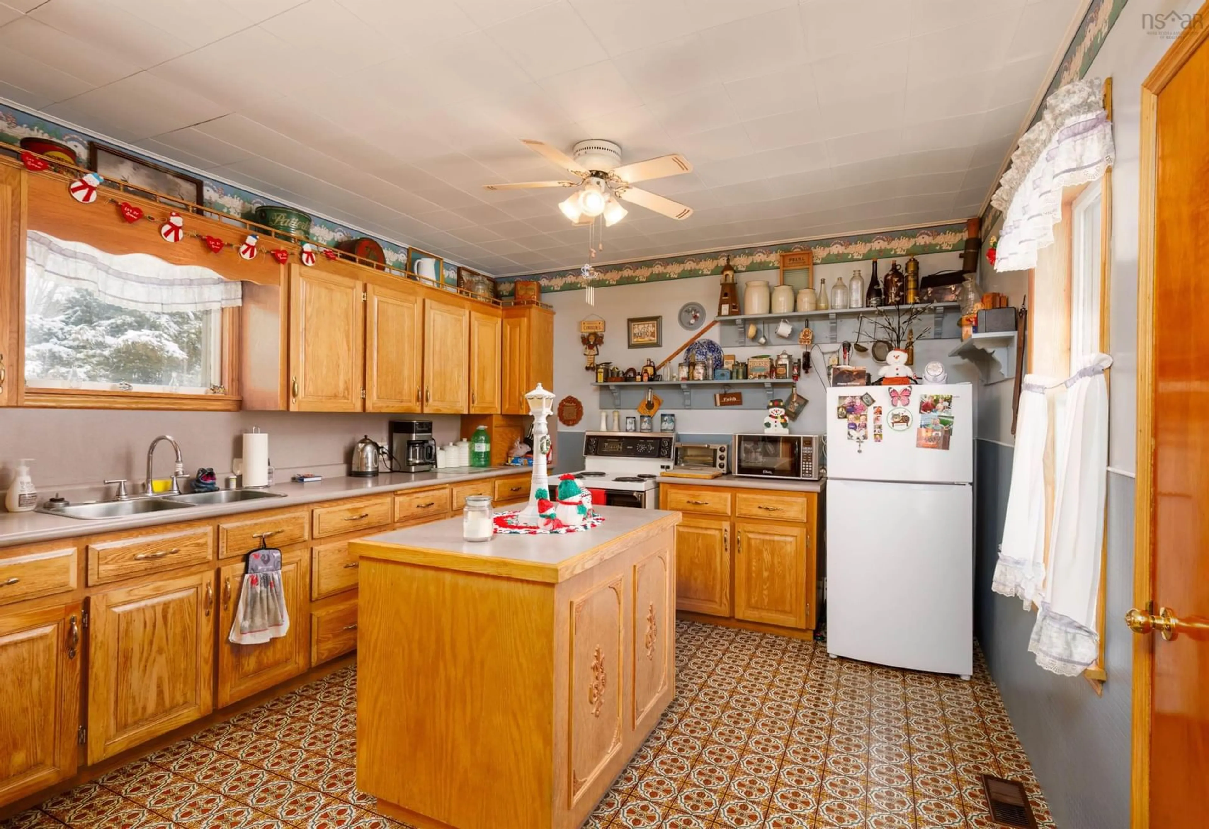 Standard kitchen, ceramic/tile floor for 210 North Side Rd, Riverport Nova Scotia B0J 2W0