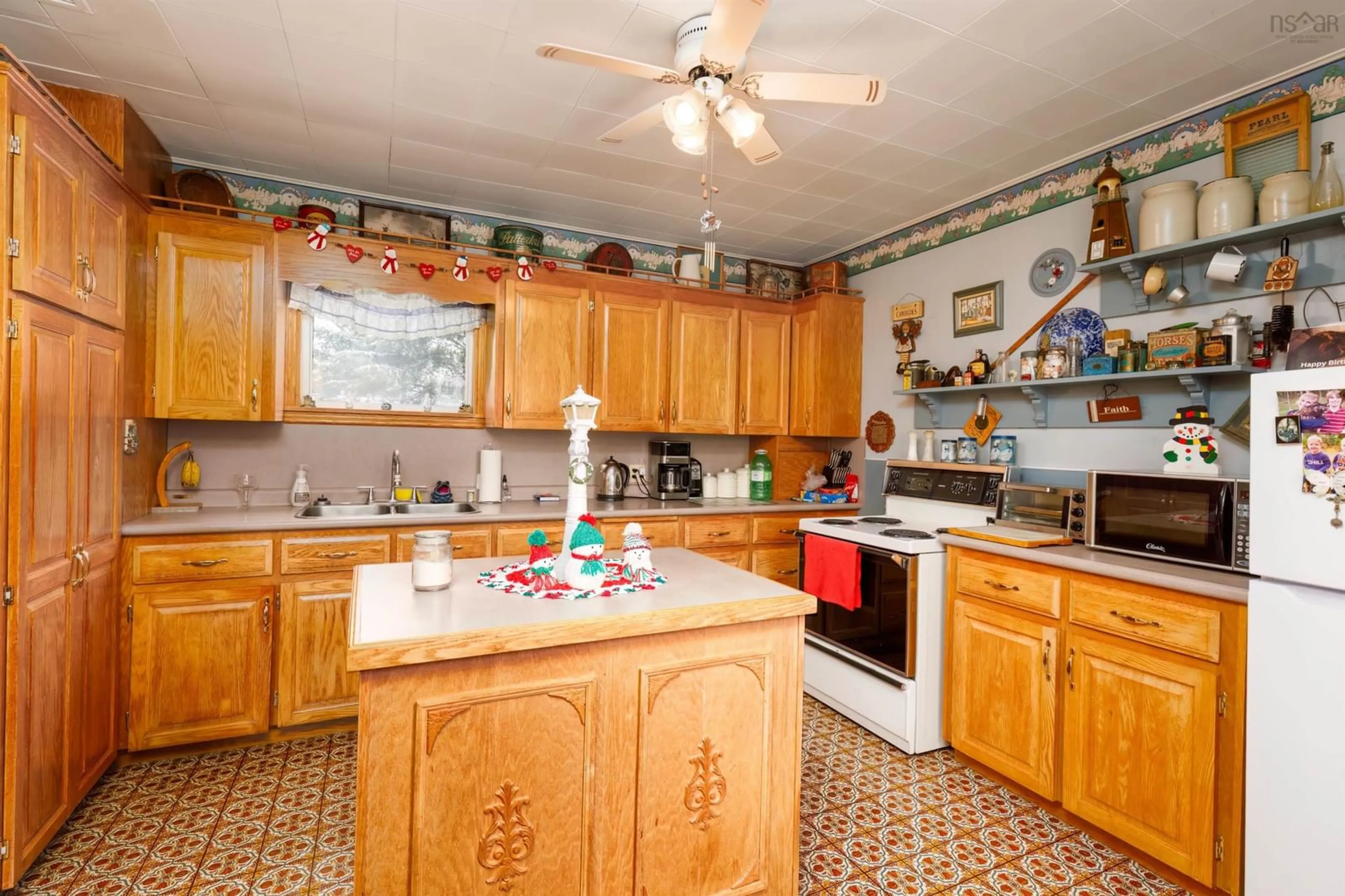 Standard kitchen, ceramic/tile floor for 210 North Side Rd, Riverport Nova Scotia B0J 2W0