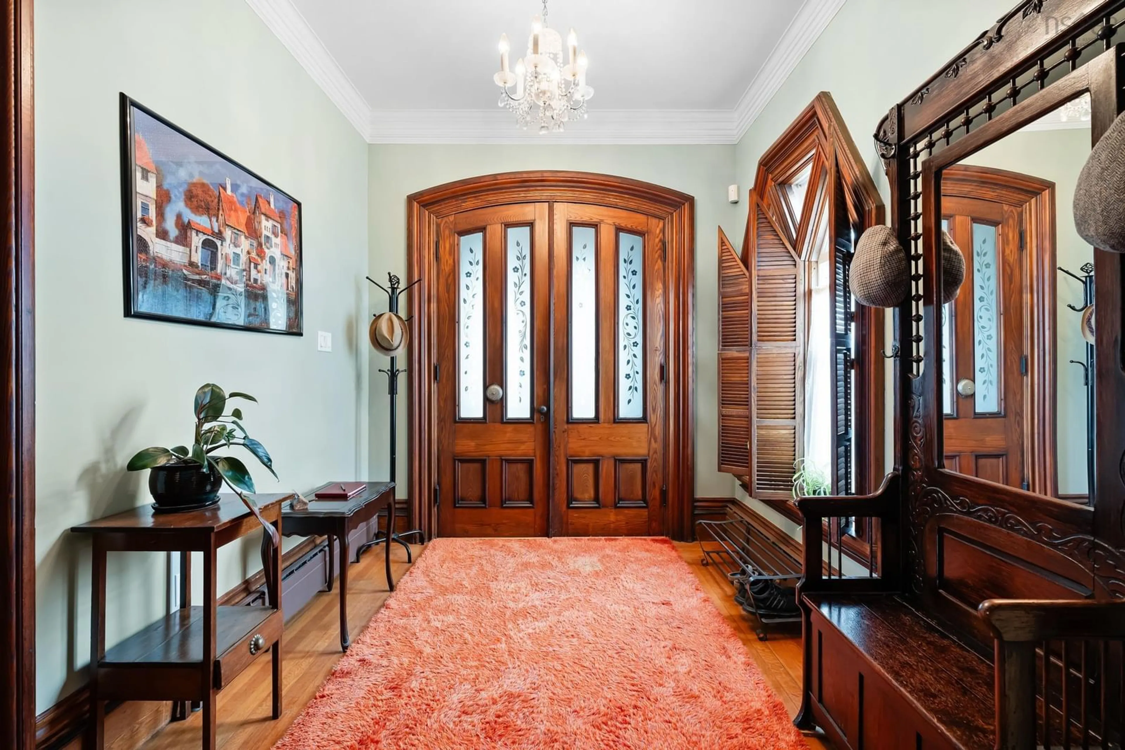 Indoor foyer for 57 William St, Yarmouth Nova Scotia B5A 1Y4