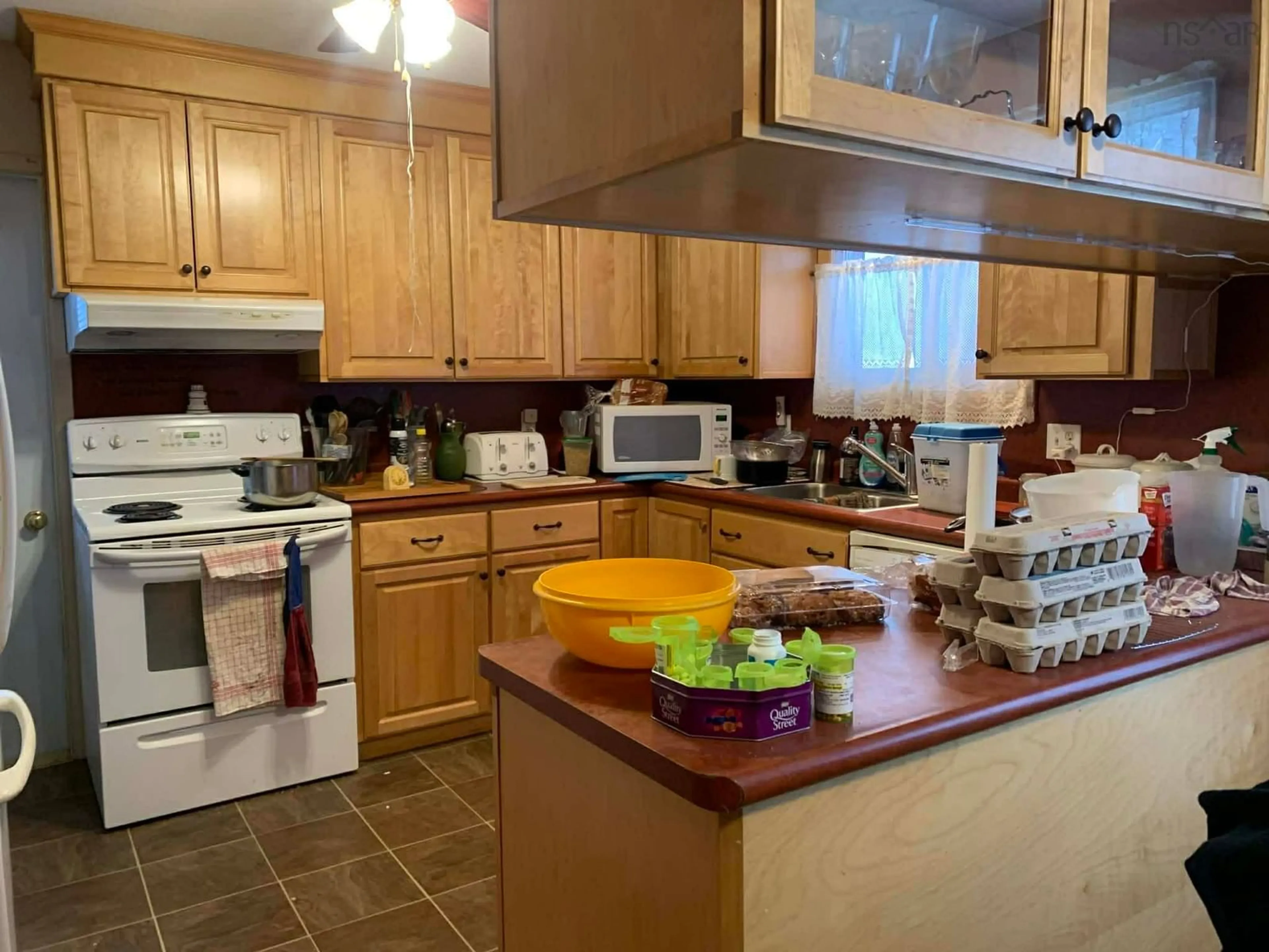 Standard kitchen, wood/laminate floor for 74 Miller Dr, Bridgewater Nova Scotia B4V 3B9