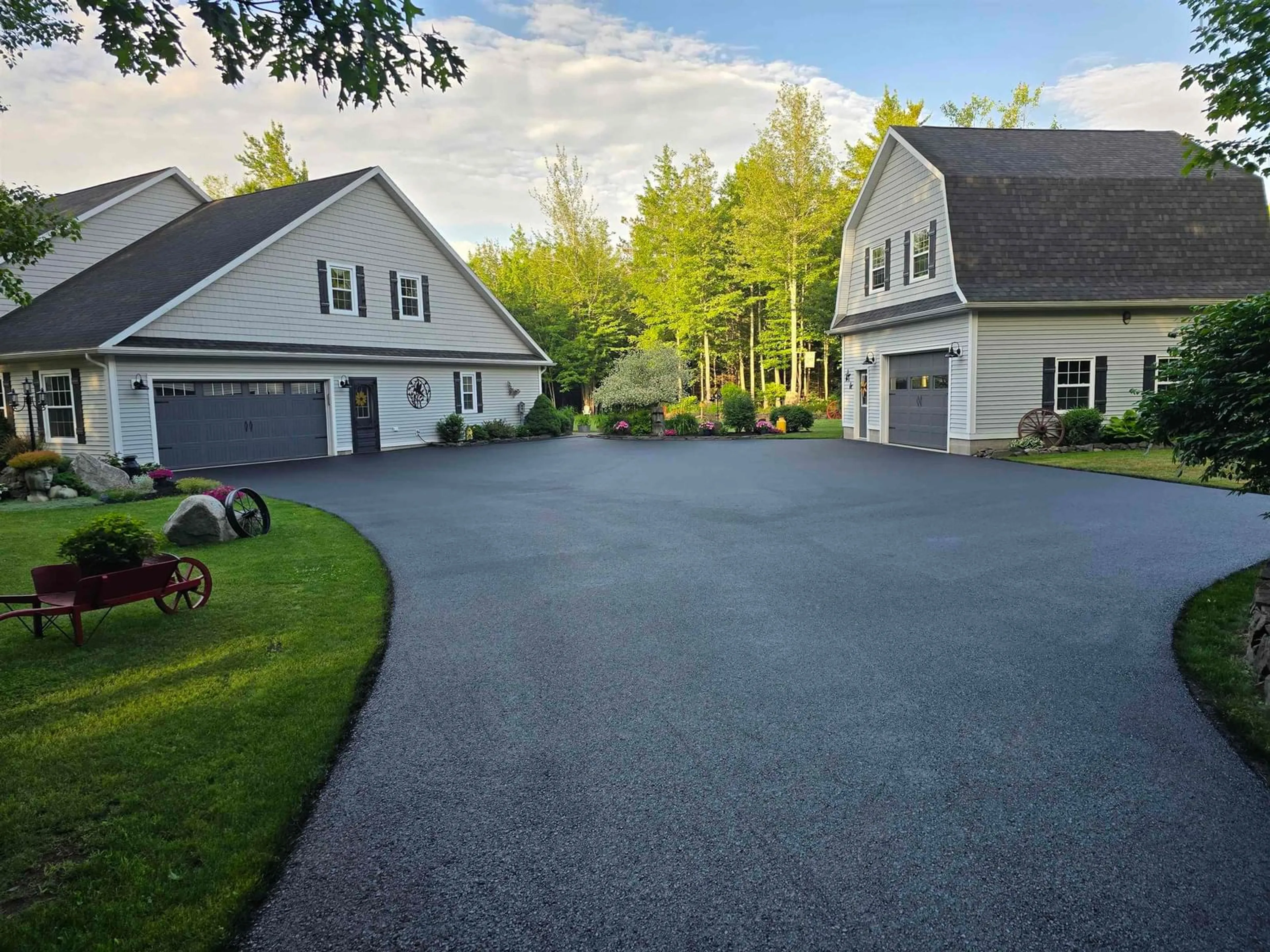 A pic from outside/outdoor area/front of a property/back of a property/a pic from drone, street for 915 Bradley St, Wilmot Nova Scotia B0P 1W0