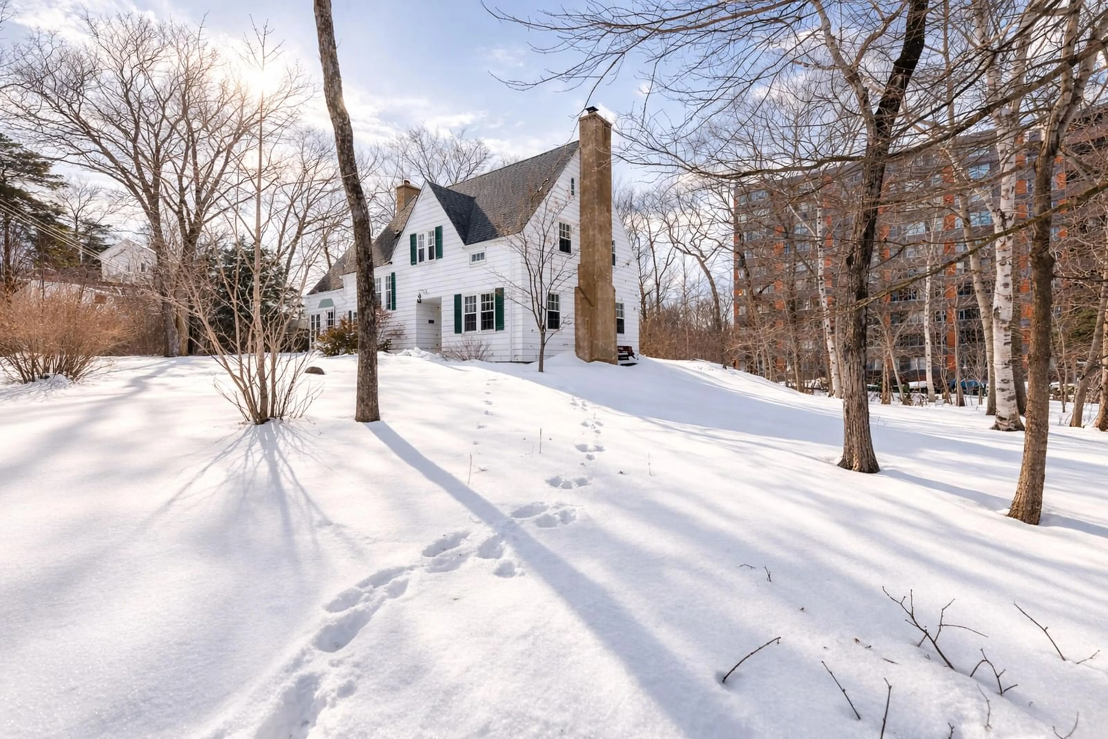 A pic from outside/outdoor area/front of a property/back of a property/a pic from drone, street for 5661 Ogilvie St, Halifax Nova Scotia B3H 1B8