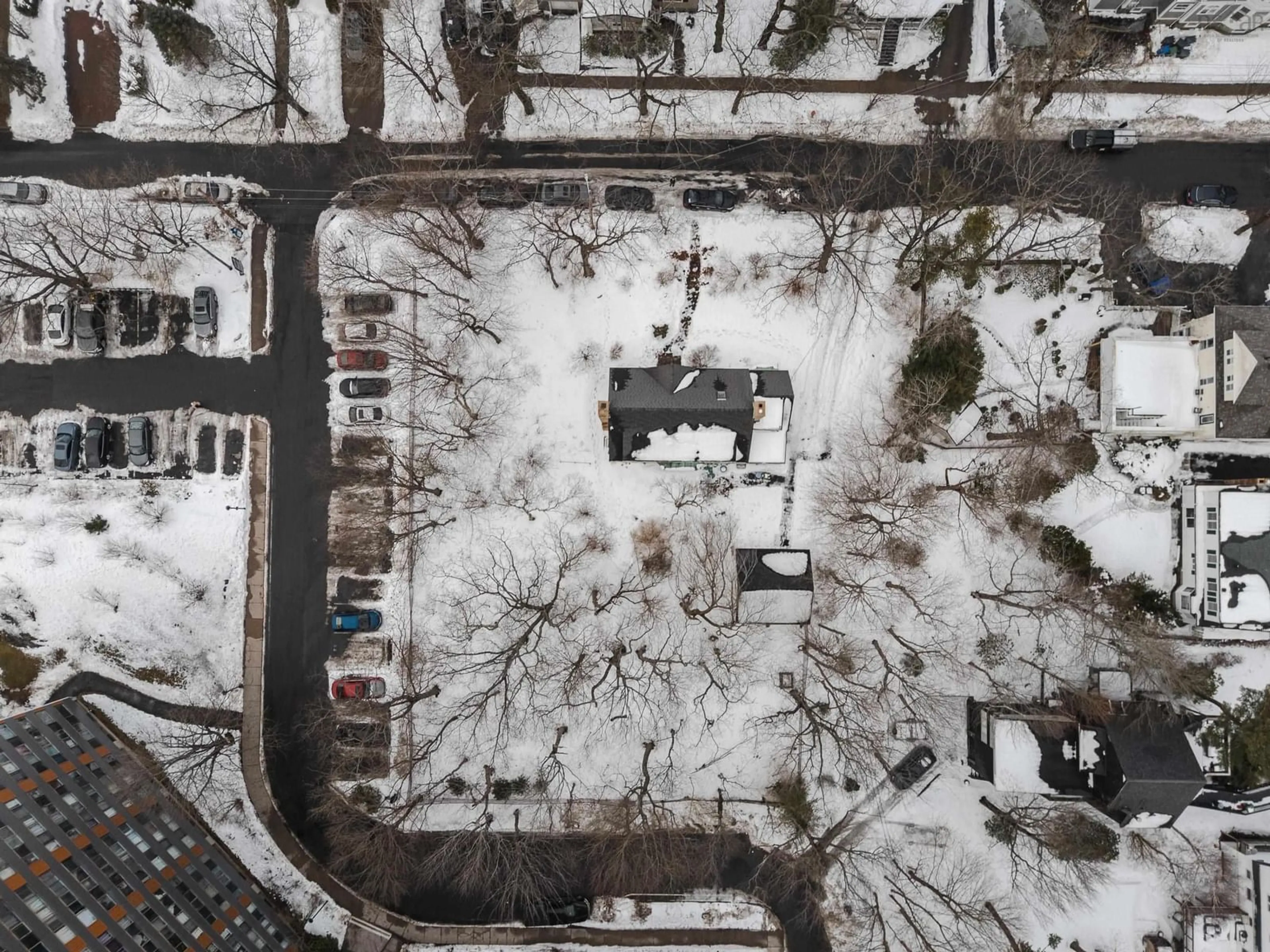 A pic from outside/outdoor area/front of a property/back of a property/a pic from drone, street for 5661 Ogilvie St, Halifax Nova Scotia B3H 1B8