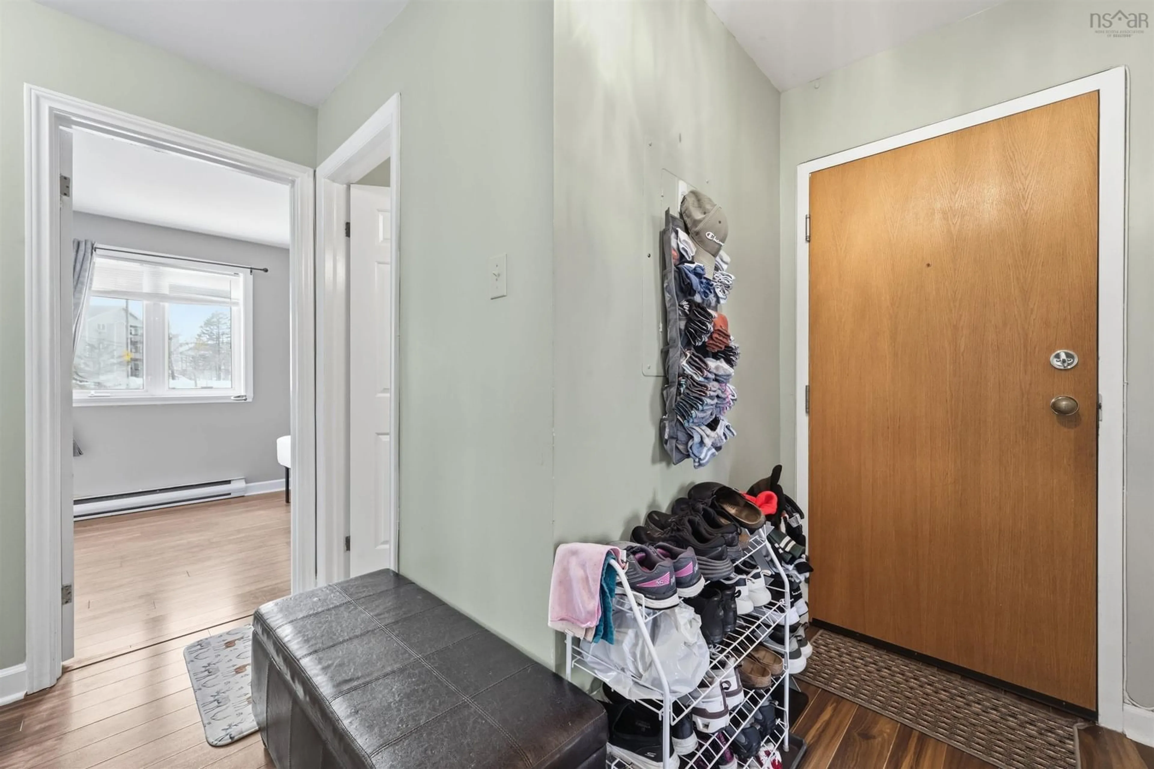 Indoor entryway for 131 Farnham Gate Rd #201, Halifax Nova Scotia B3M 4A4