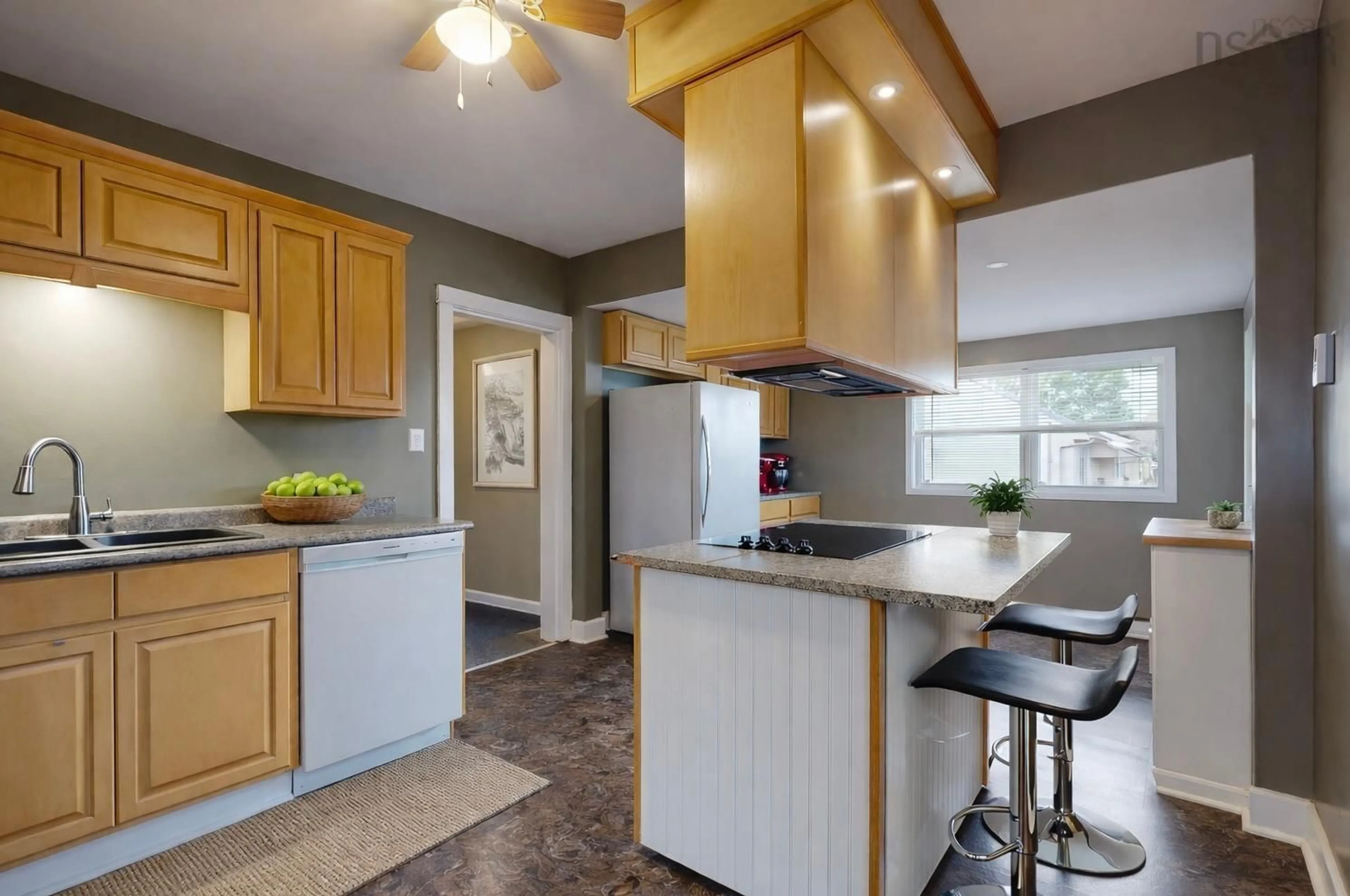 Unknown for 98 Mclean St, Truro Nova Scotia B2N 4W3