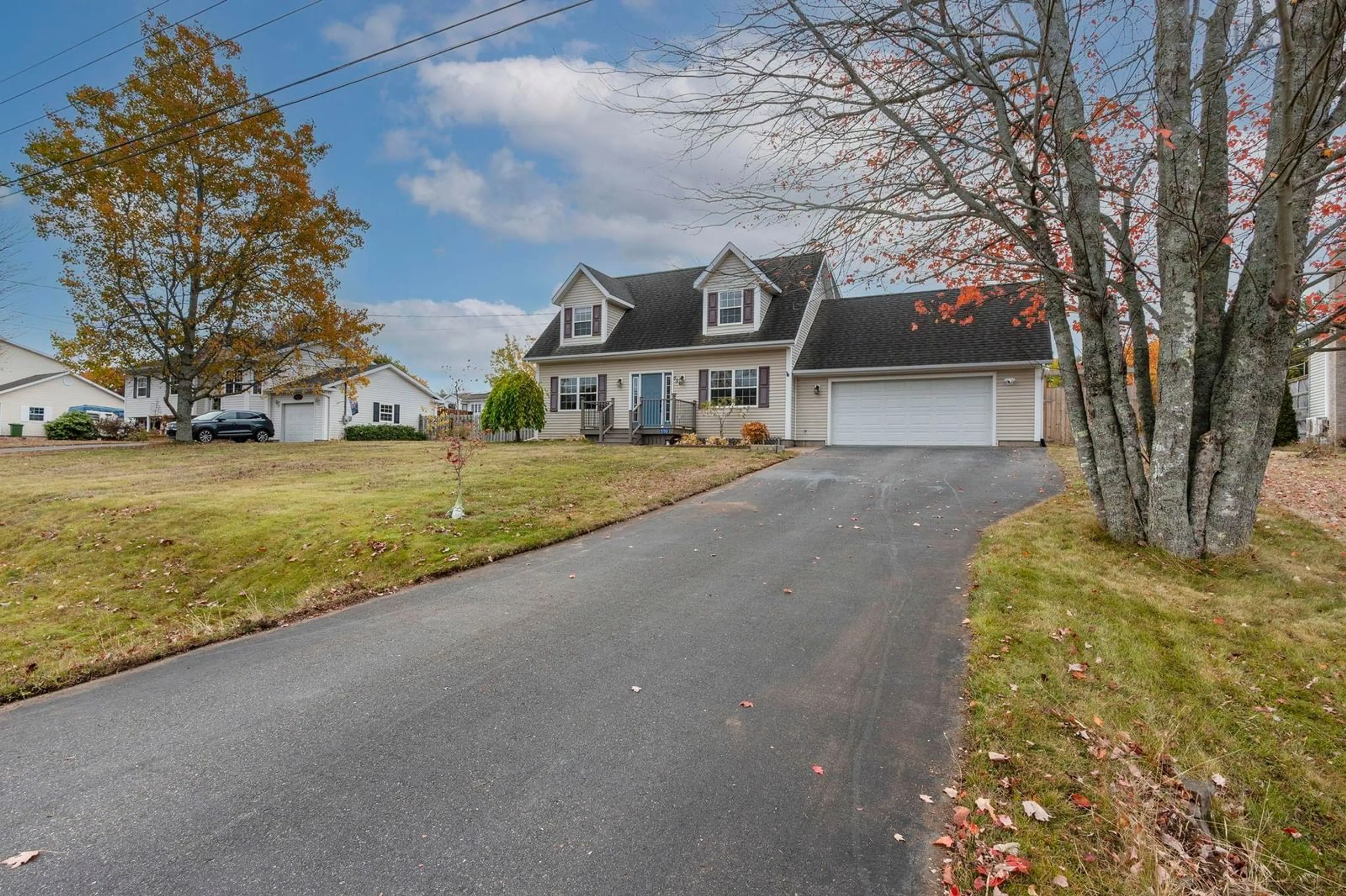 A pic from outside/outdoor area/front of a property/back of a property/a pic from drone, street for 550 Heather Cres, Kingston Nova Scotia B0P 1R0