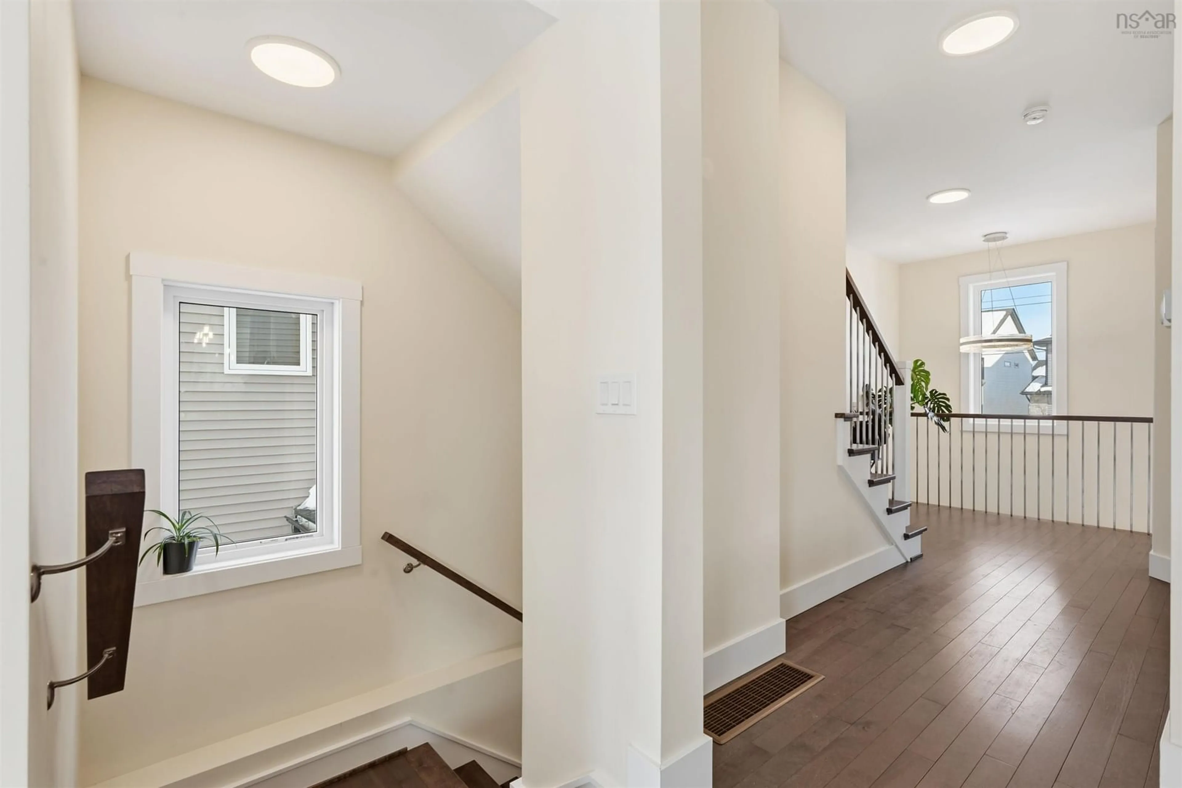 Indoor entryway for 45 Talus Ave, Halifax Nova Scotia B4B 1T9