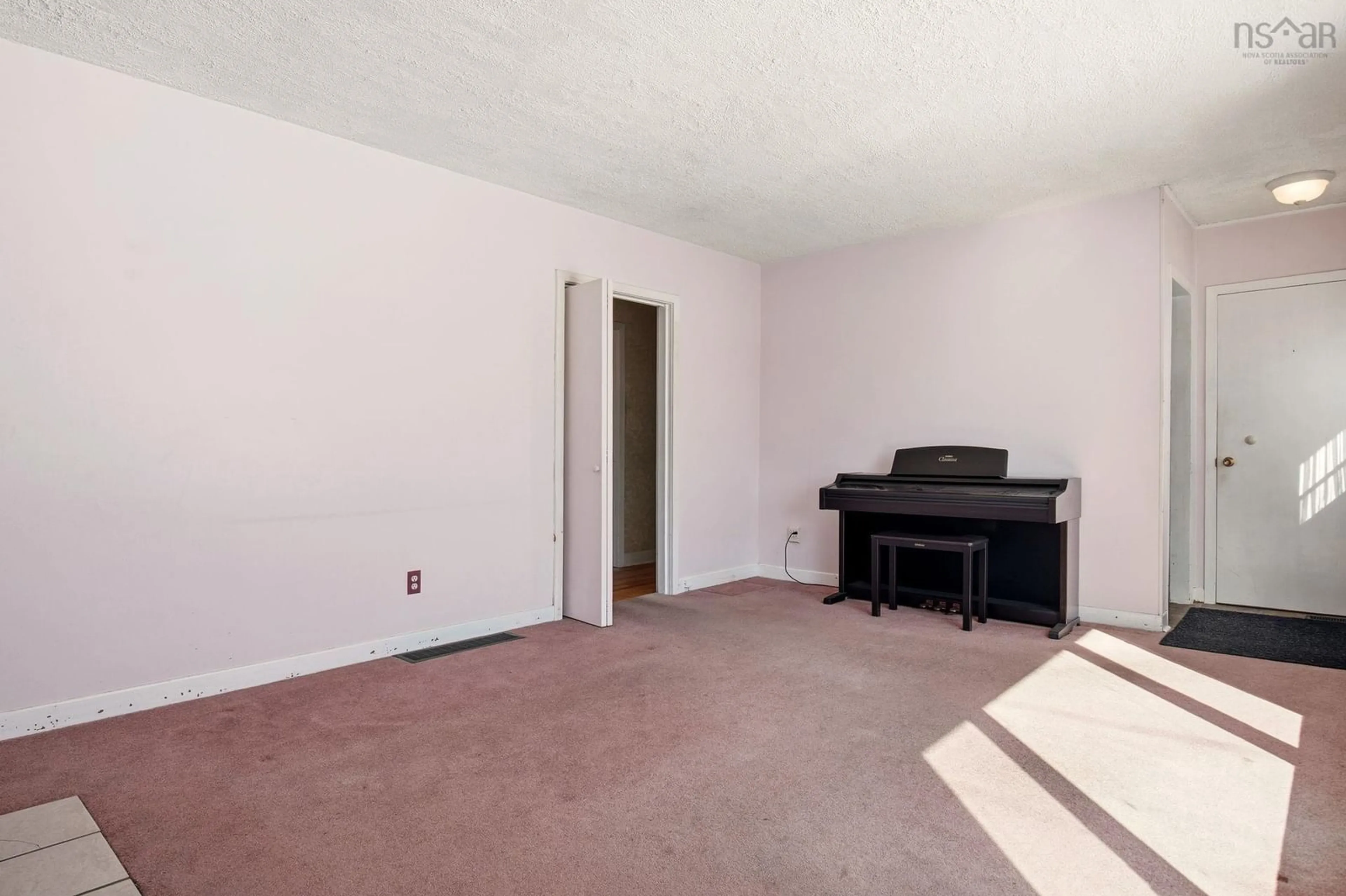 A pic of a room for 12 Estate Dr, Cole Harbour Nova Scotia B2V 1C4