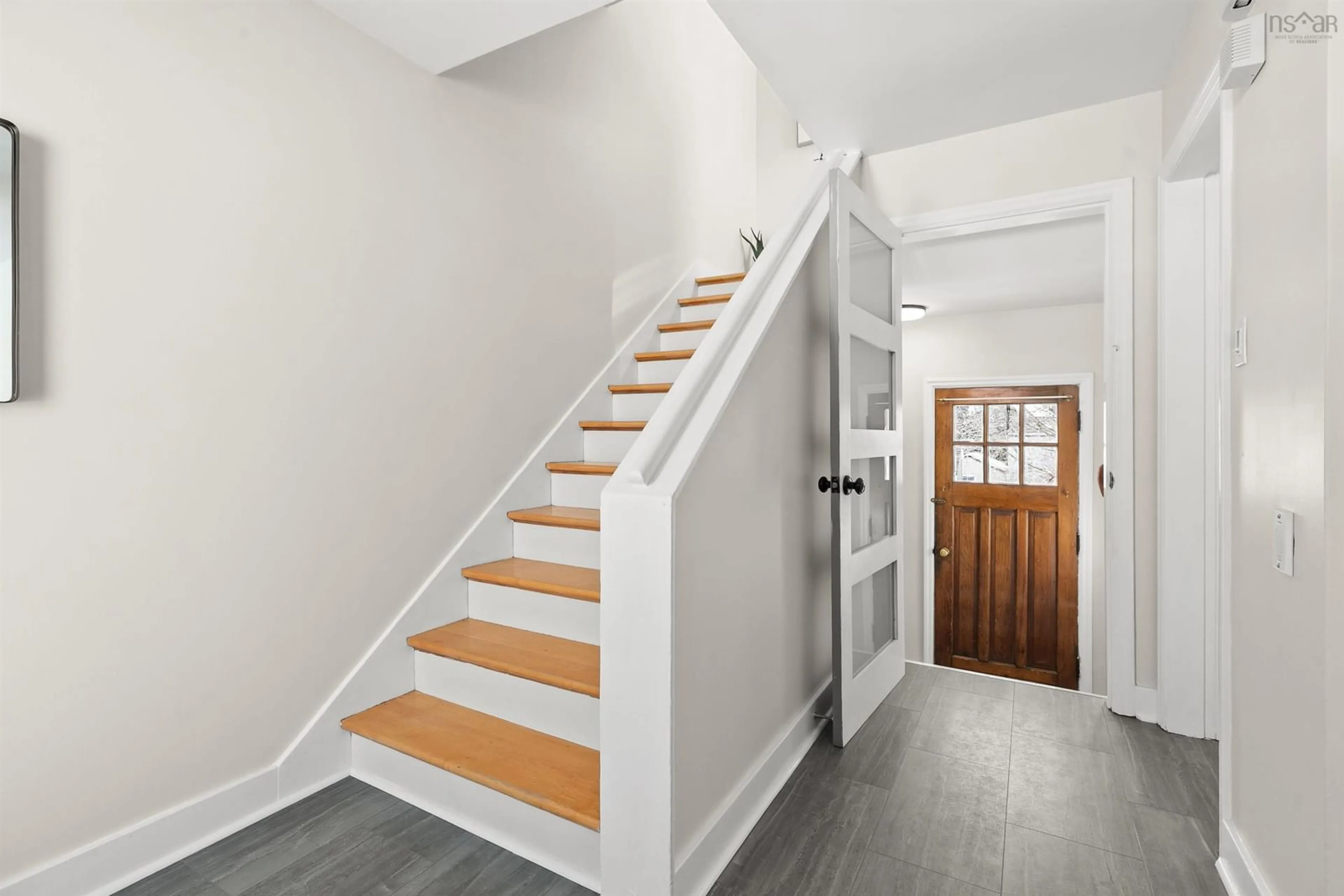 Indoor entryway for 12 Medford St, Dartmouth Nova Scotia B2Y 3C1