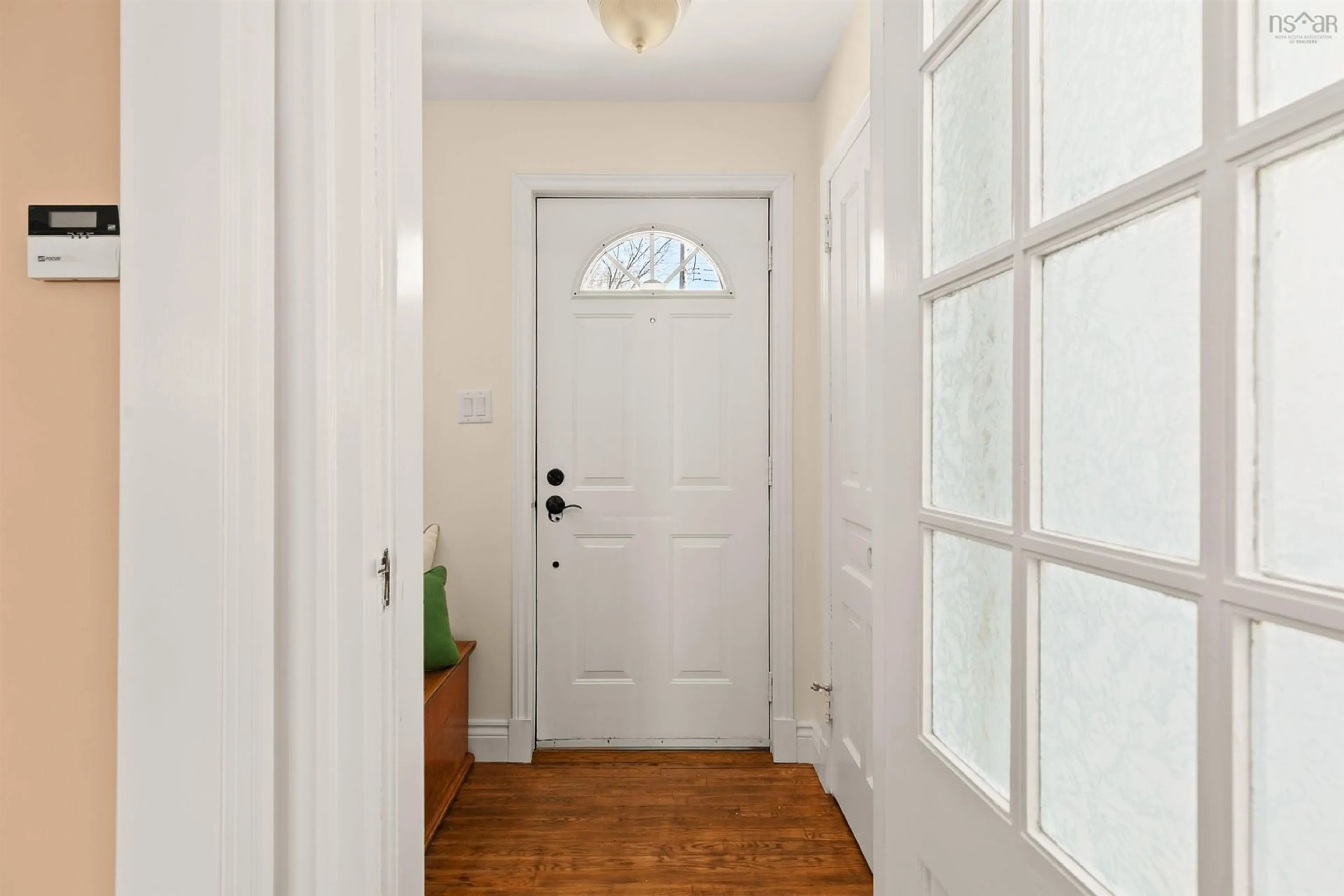 Indoor entryway for 2870 Oxford St, West End Nova Scotia B3L 2V8