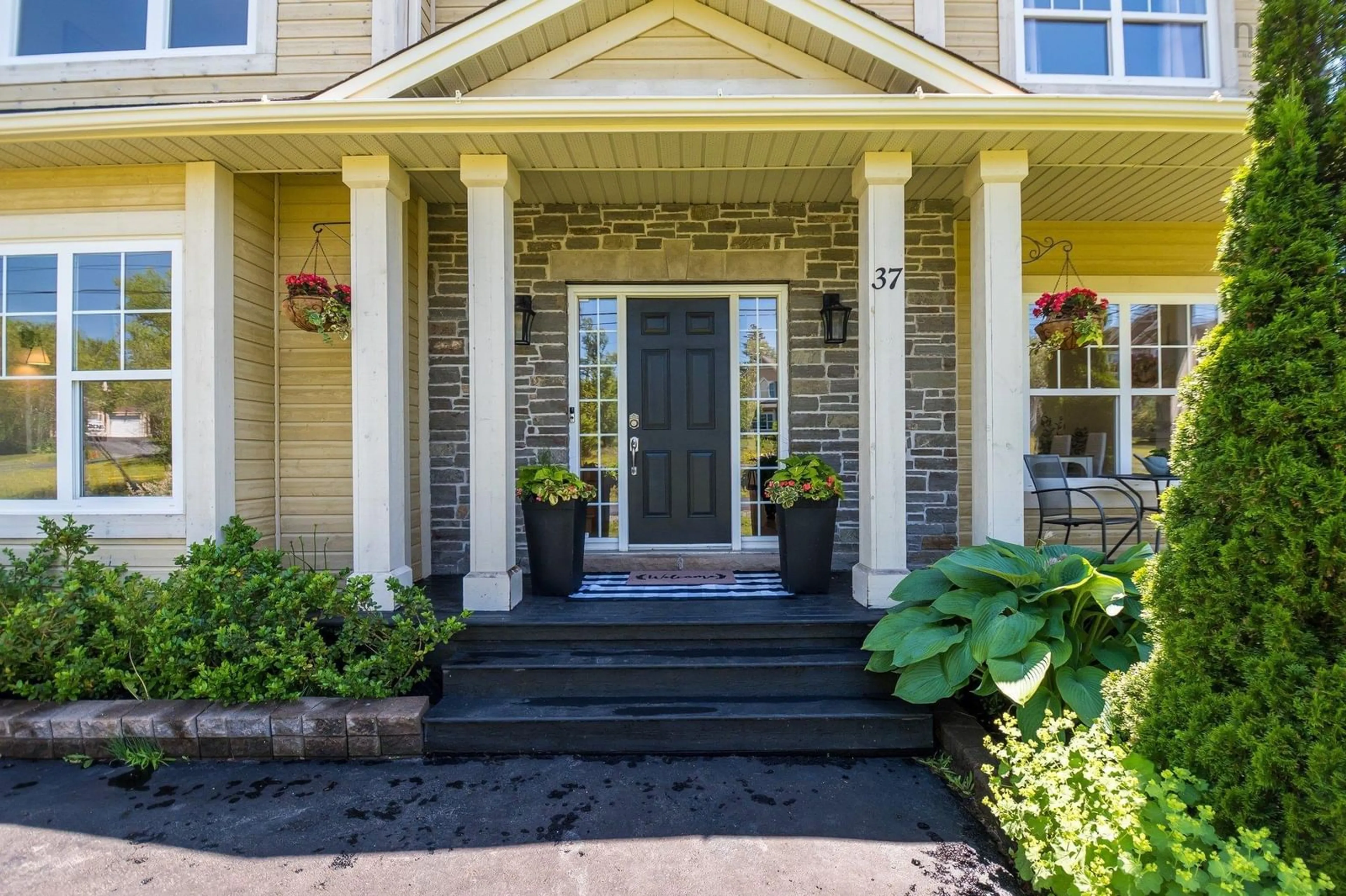 Indoor entryway for 37 Equine Crt, Hammonds Plains Nova Scotia B4B 2B1