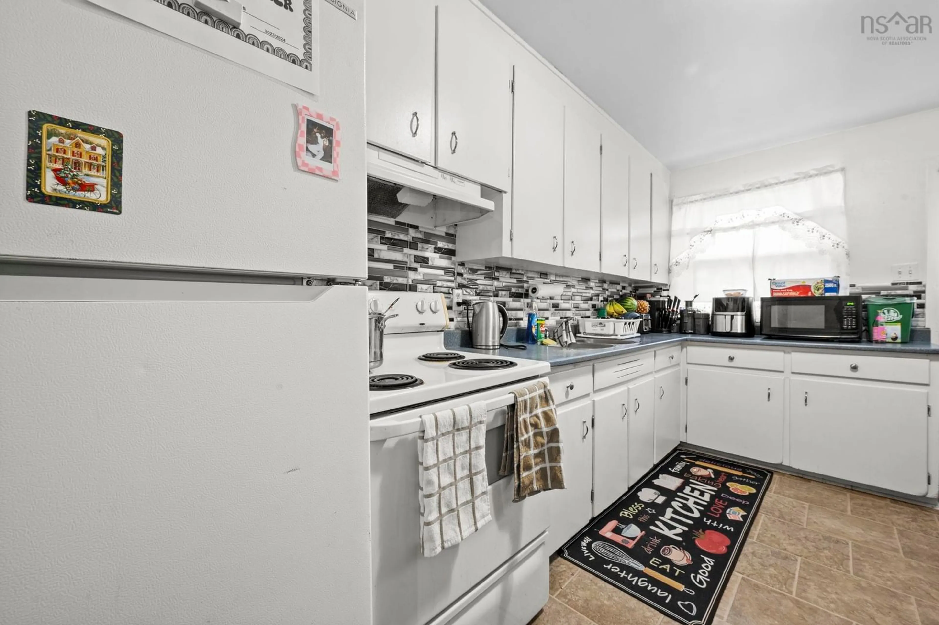 Standard kitchen, unknown for 11 Foston St, Dartmouth Nova Scotia B2Y 3T9