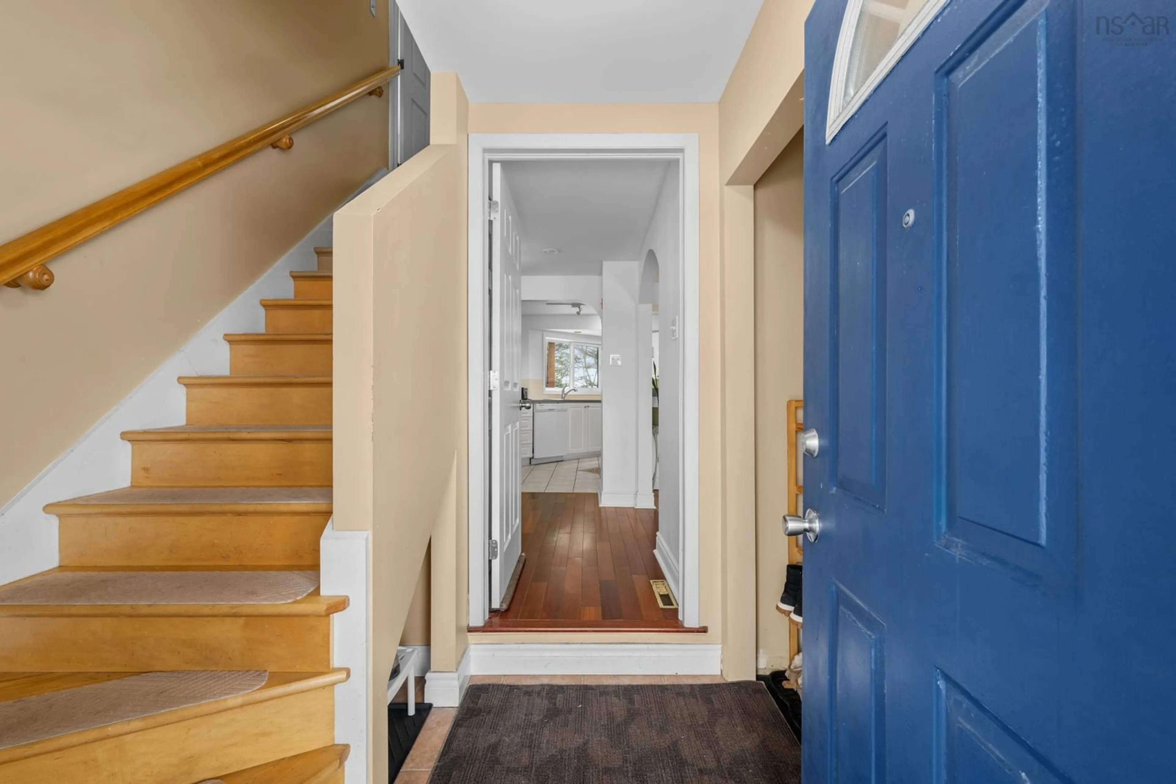 Indoor entryway for 121 School Ave, Halifax Nova Scotia B3N 2E1