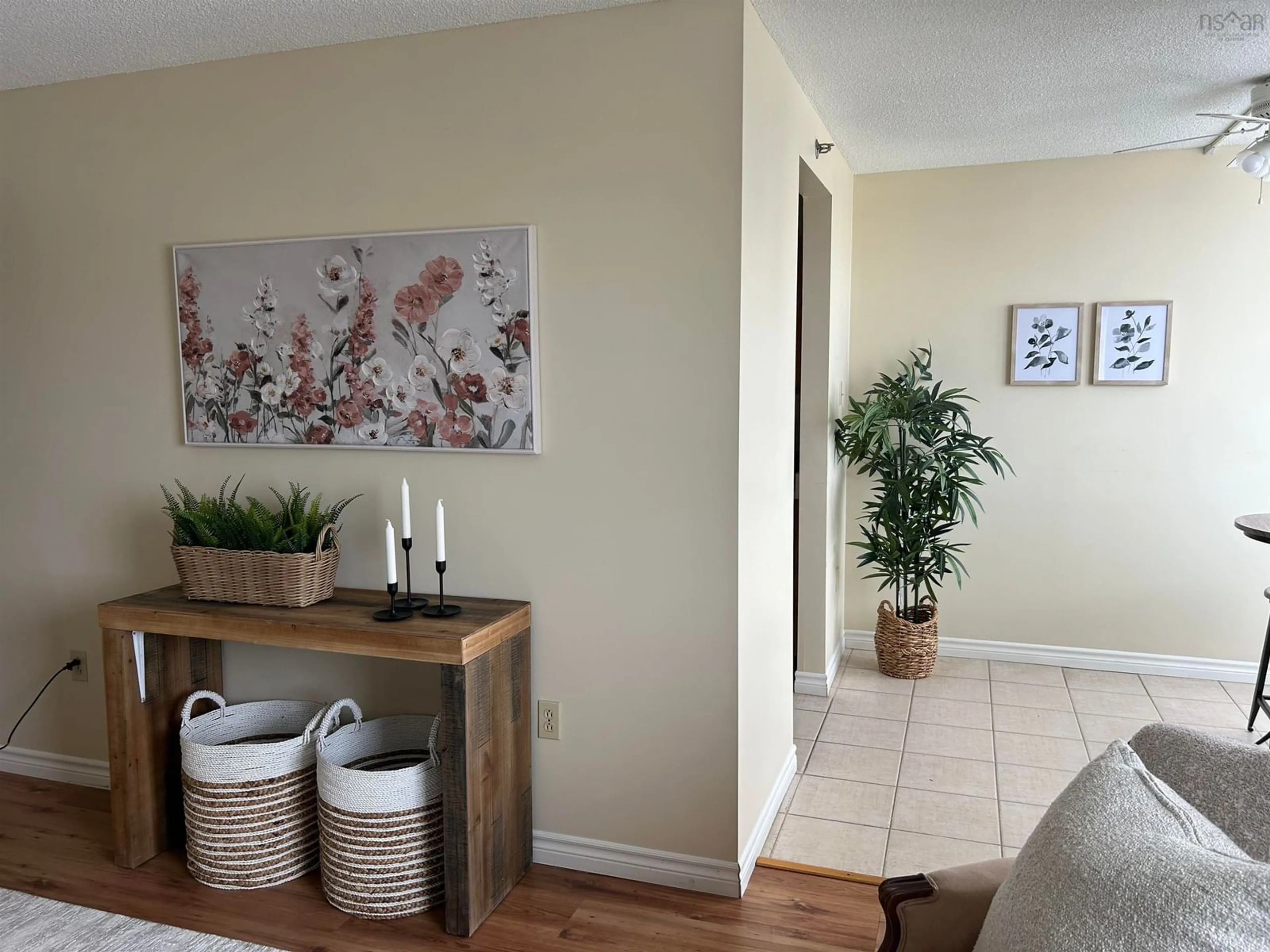 Indoor entryway for 45 Vimy Ave #420, Halifax Nova Scotia B3M 4C5