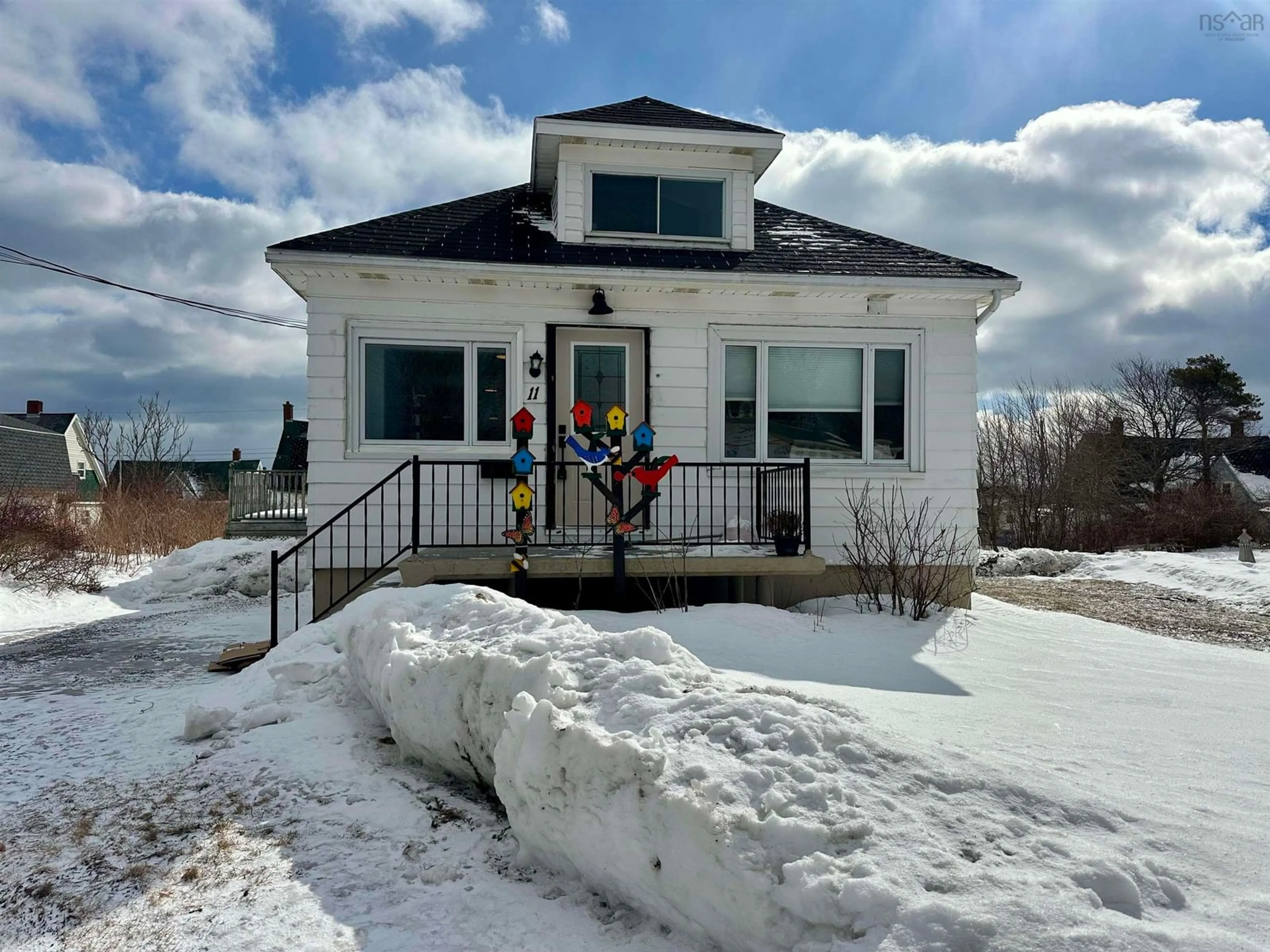 Unknown for 11 James St, Glace Bay Nova Scotia B1A 2Y1