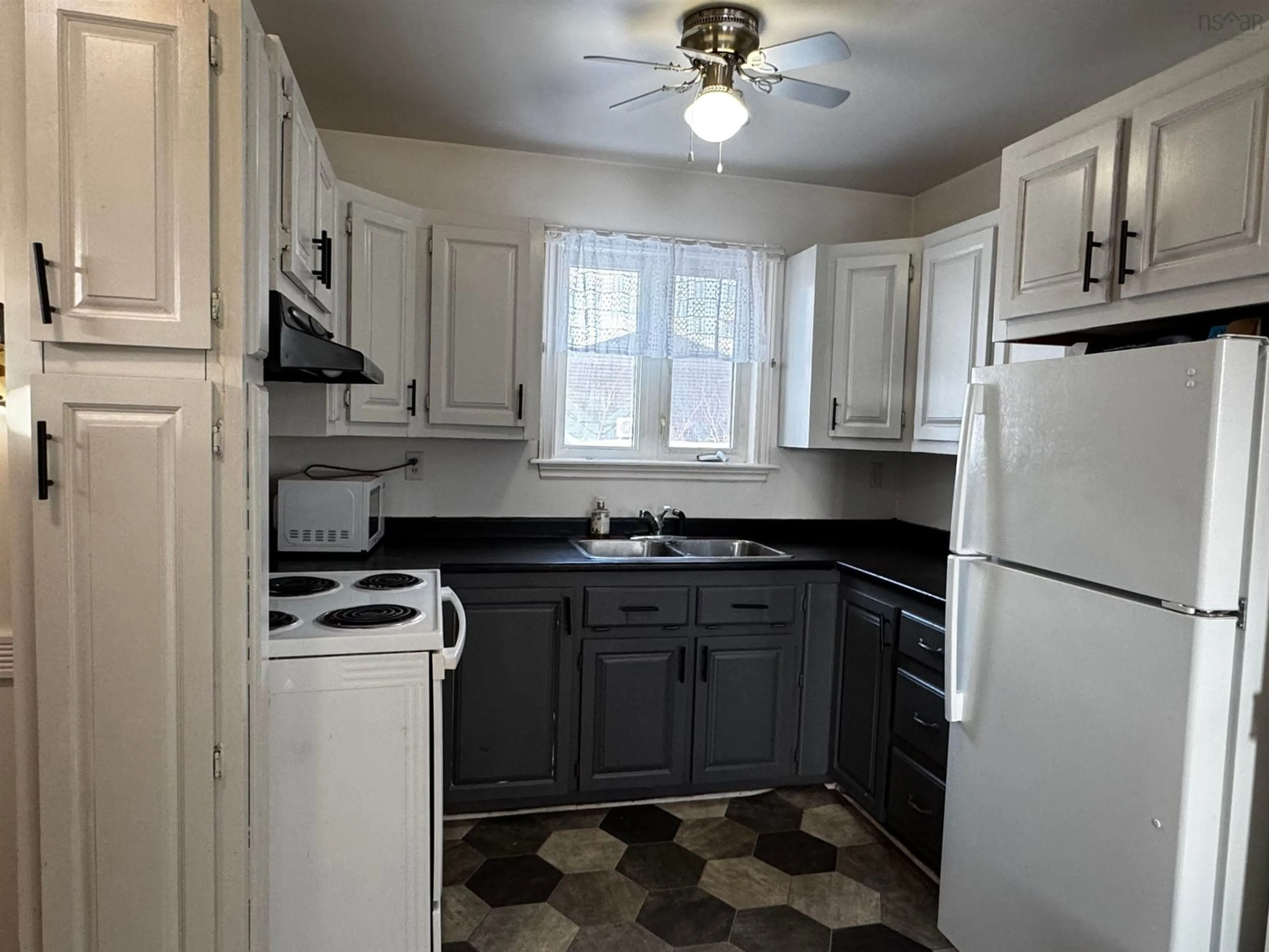 Standard kitchen, unknown for 186 Tennyson St, Glace Bay Nova Scotia B1A 5M3