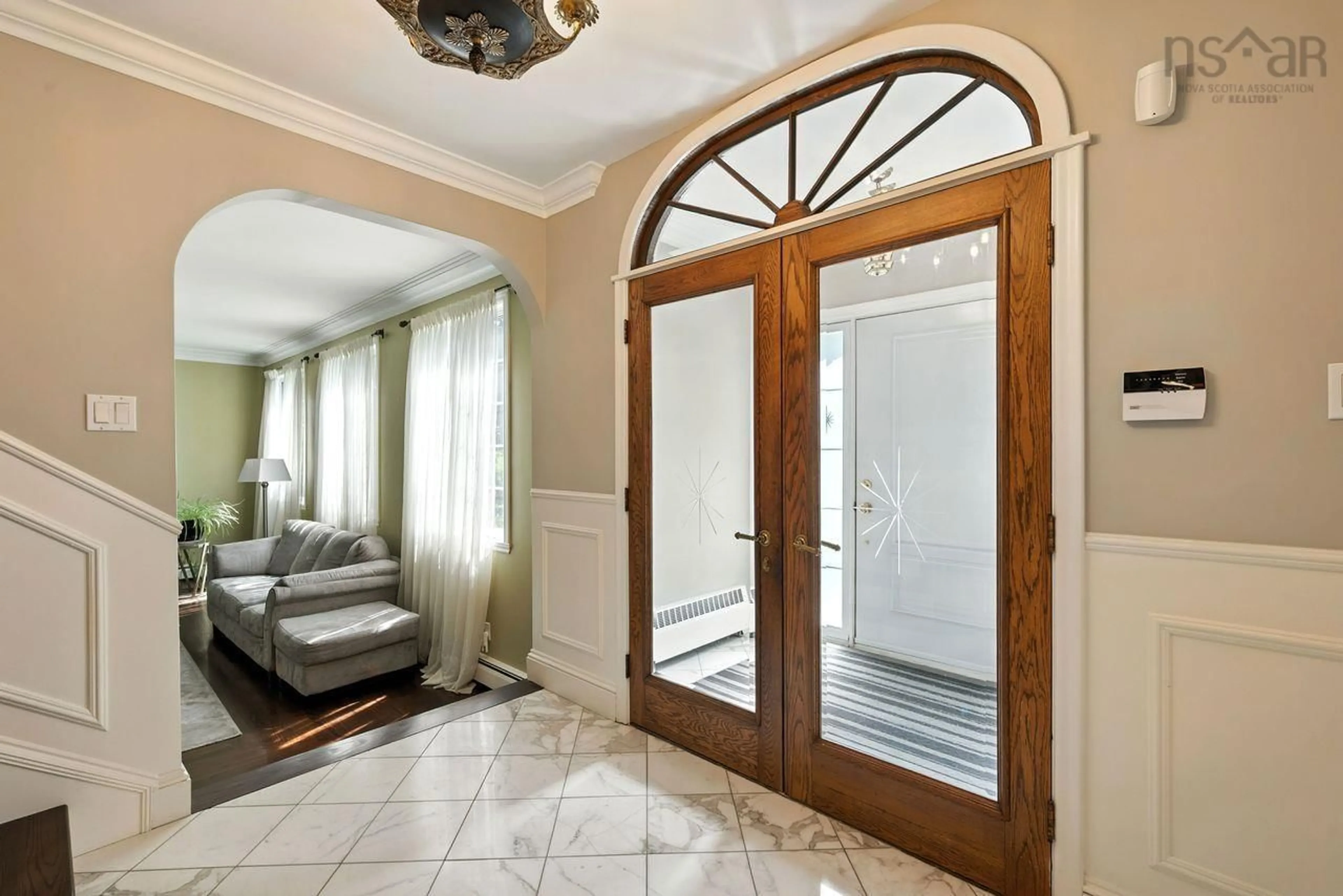 Indoor entryway for 569 Francklyn St, Halifax Nova Scotia B3H 3B3