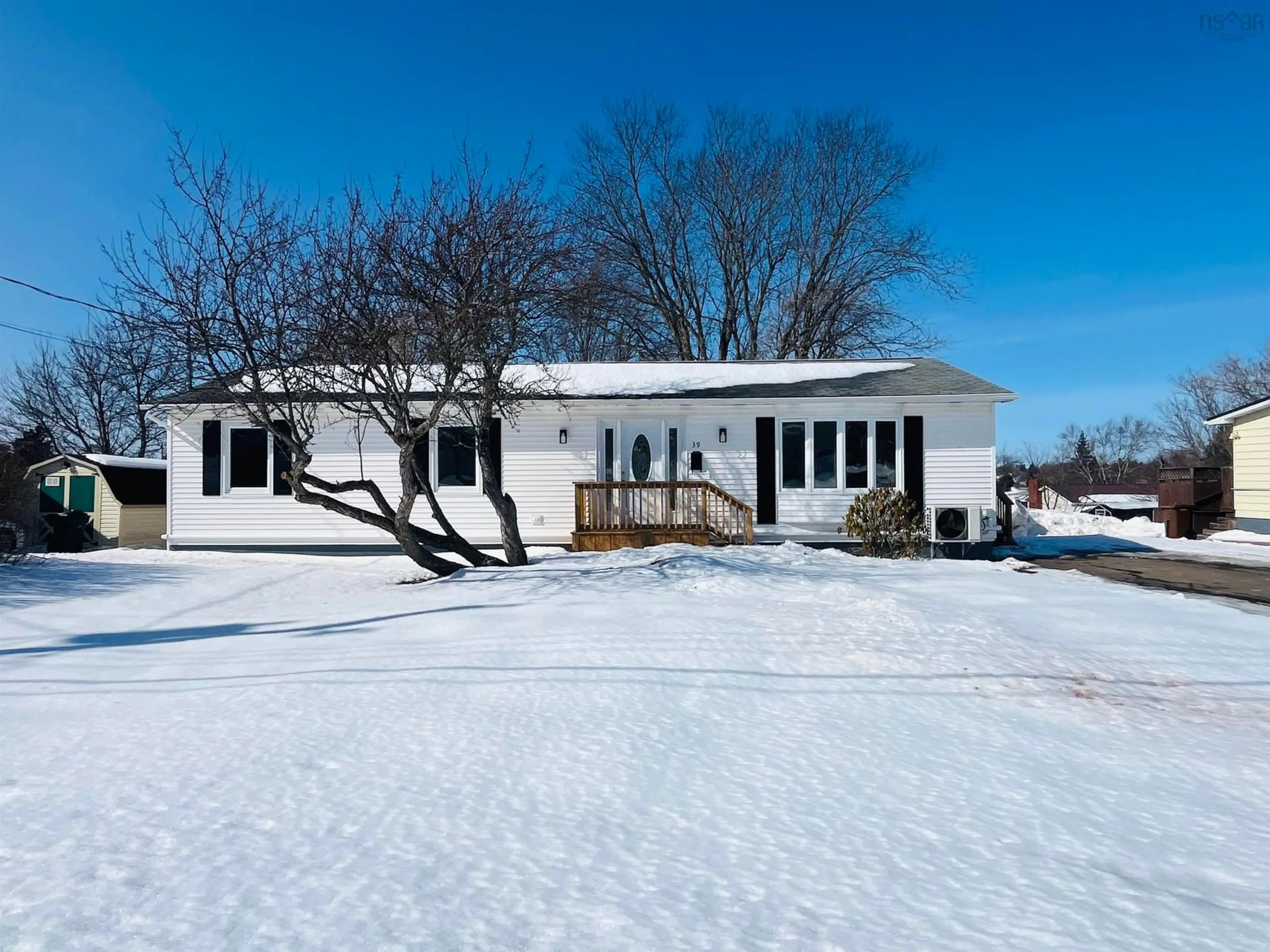 Home with vinyl exterior material, unknown for 39 Rogers Ave, Amherst Nova Scotia B4H 2J7