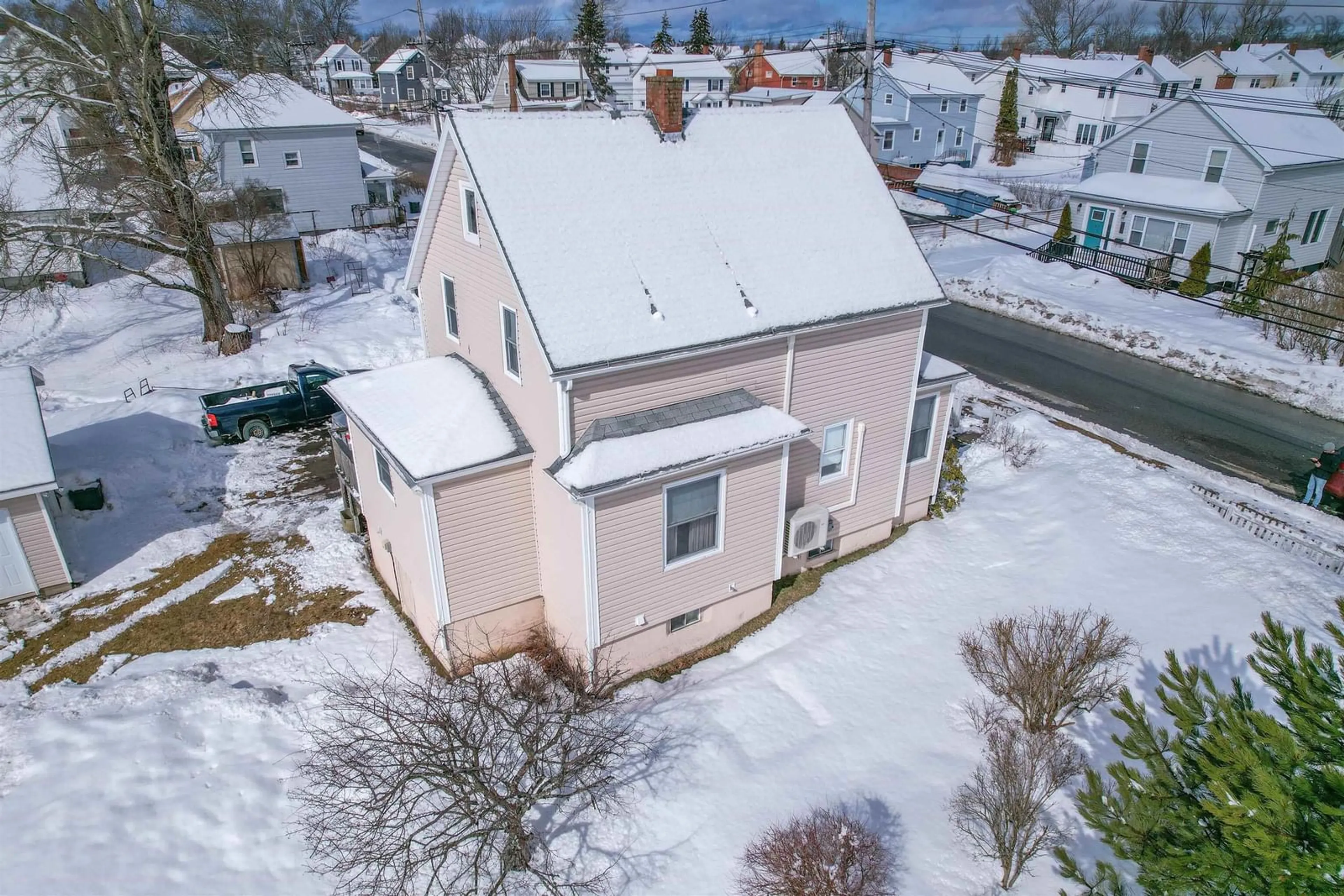 A pic from outside/outdoor area/front of a property/back of a property/a pic from drone, building for 258 Terrace St, Sydney Nova Scotia B1P 2M2