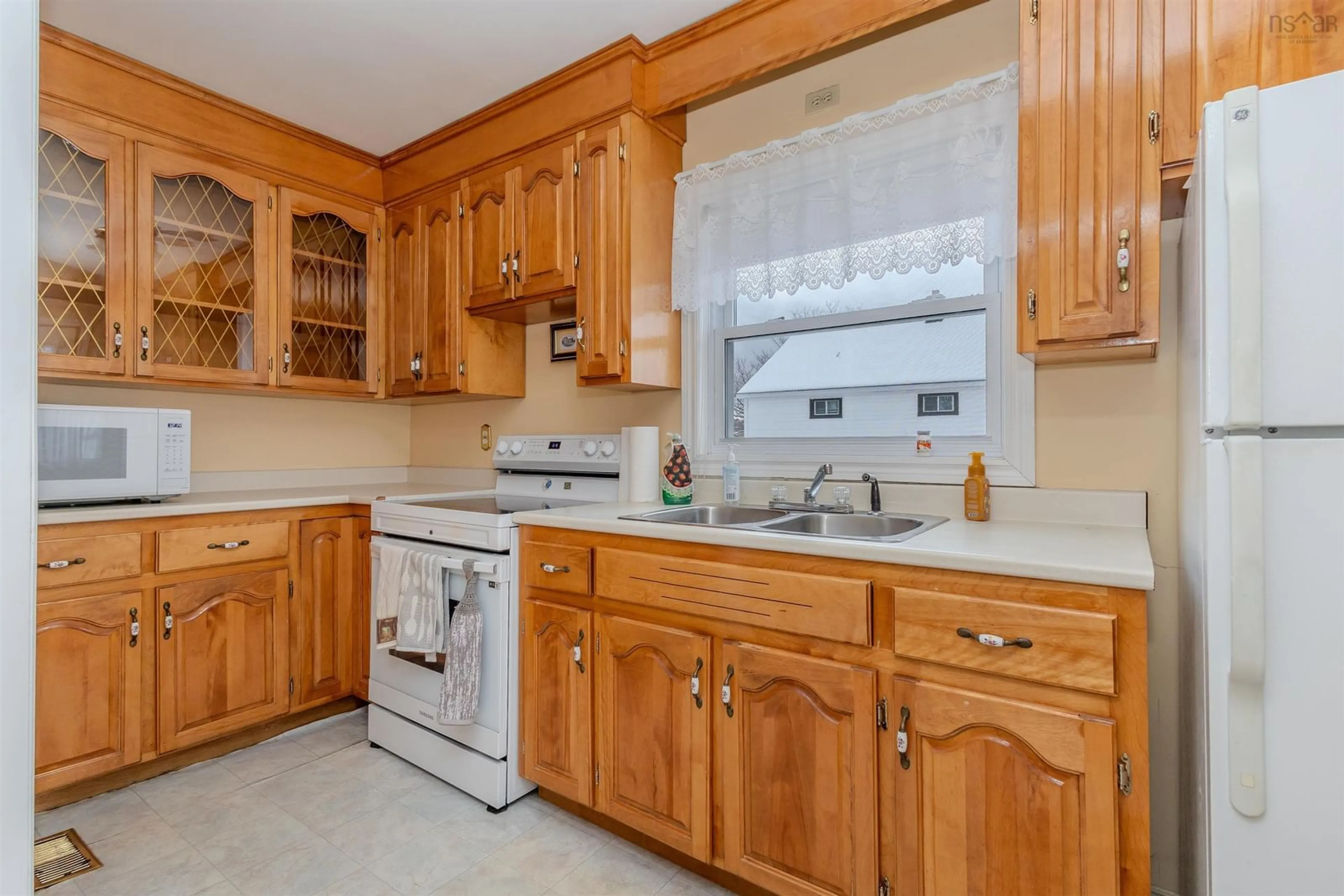 Standard kitchen, unknown for 258 Terrace St, Sydney Nova Scotia B1P 2M2