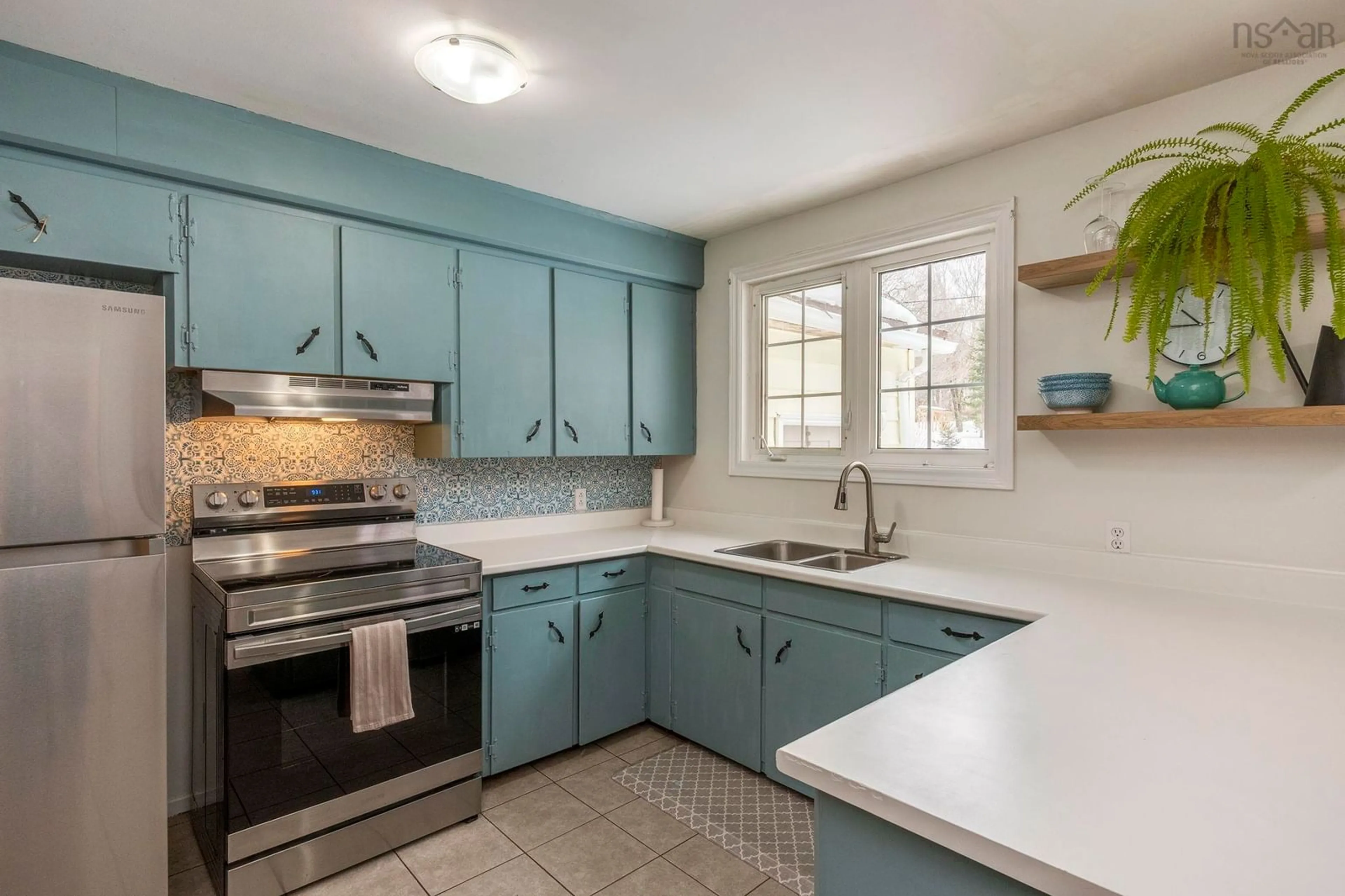 Standard kitchen, ceramic/tile floor for 405 Stead St, North Kentville Nova Scotia B4N 2Y4