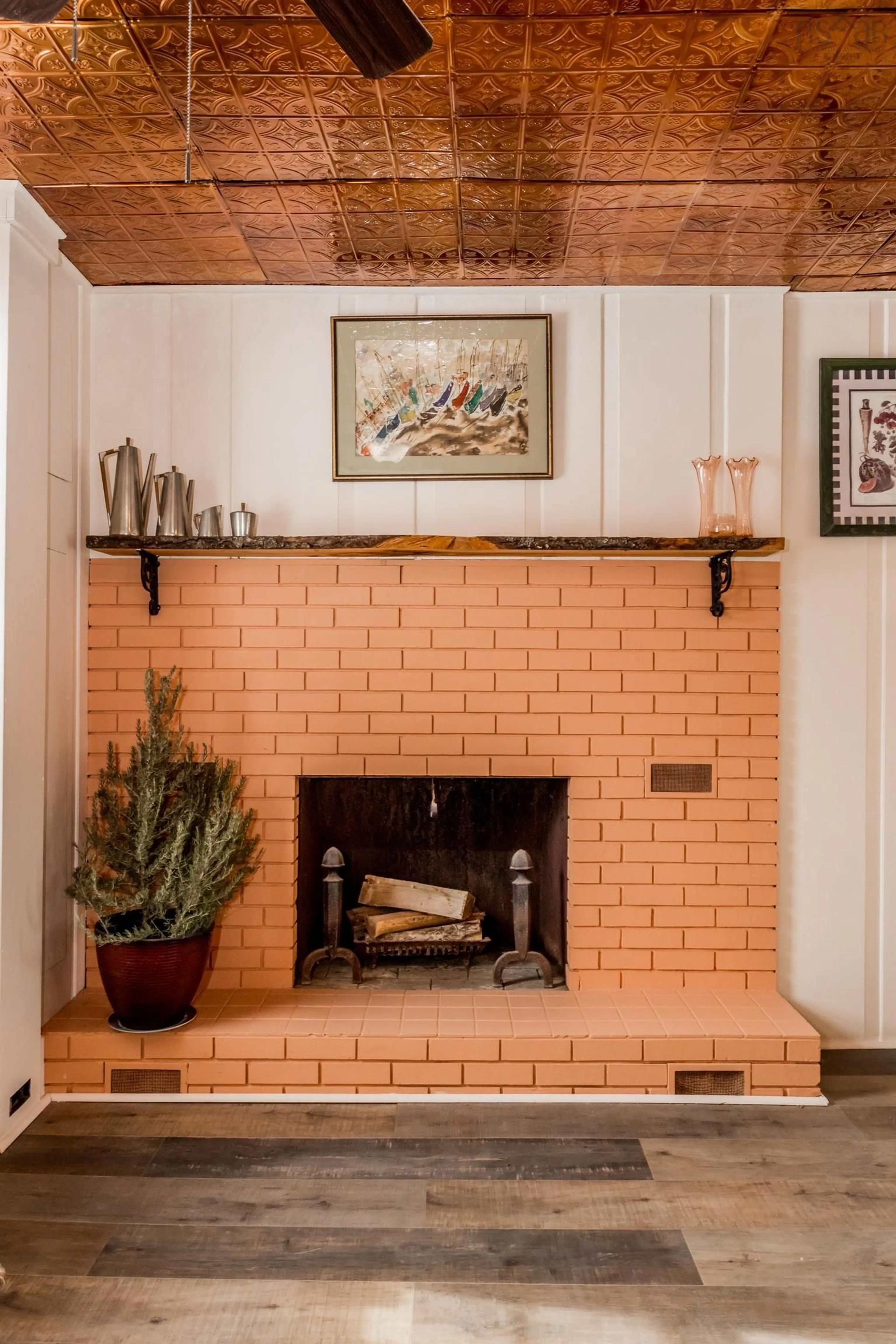 Indoor entryway for 1665 Highway 362, Victoria Vale Nova Scotia B0S 1P0