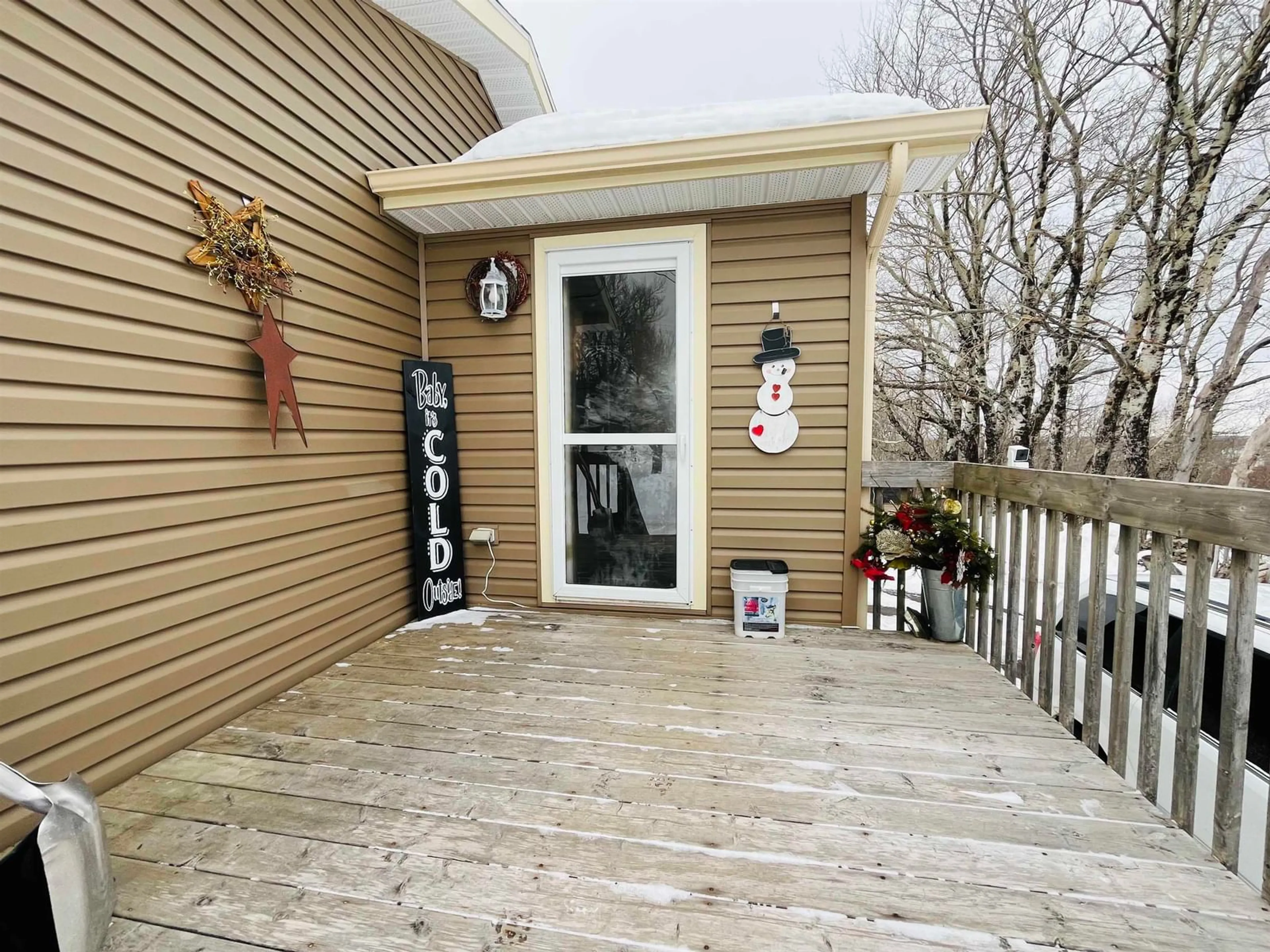 Indoor entryway for 93 Herrett Rd, Springhill Nova Scotia B0M 1X0