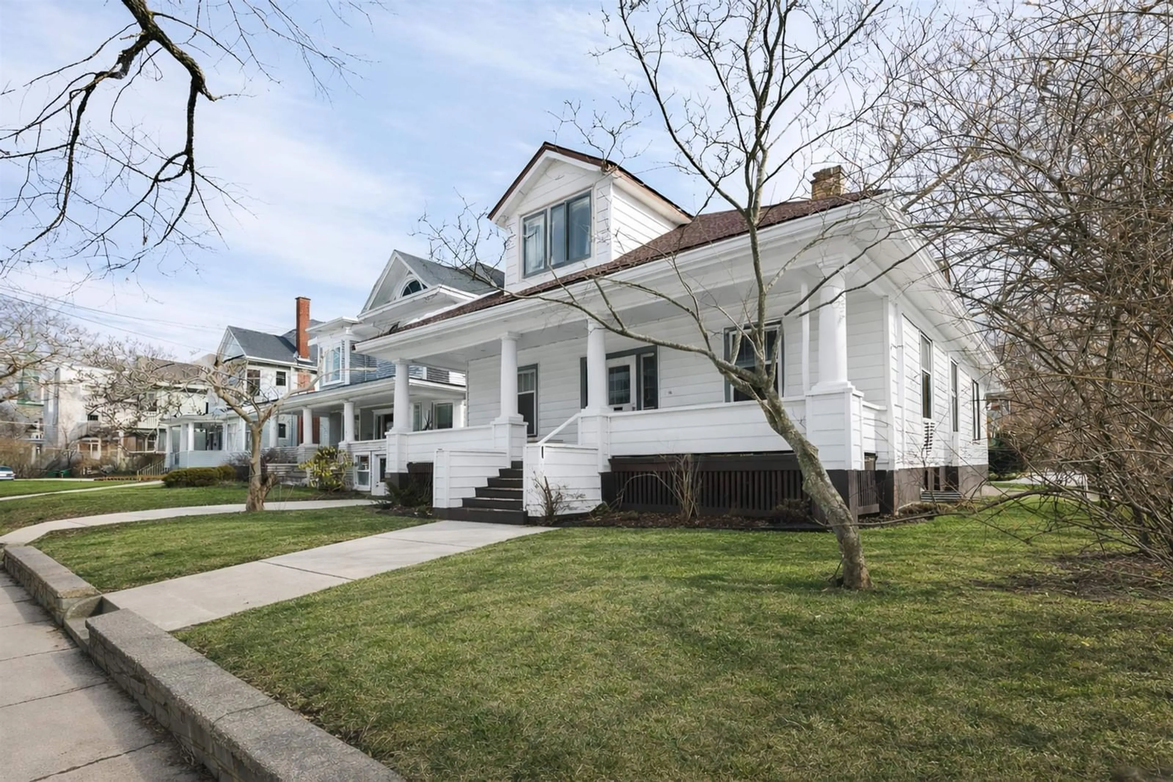 Unknown for 1645 Oxford St, Halifax Nova Scotia B3H 3Z5