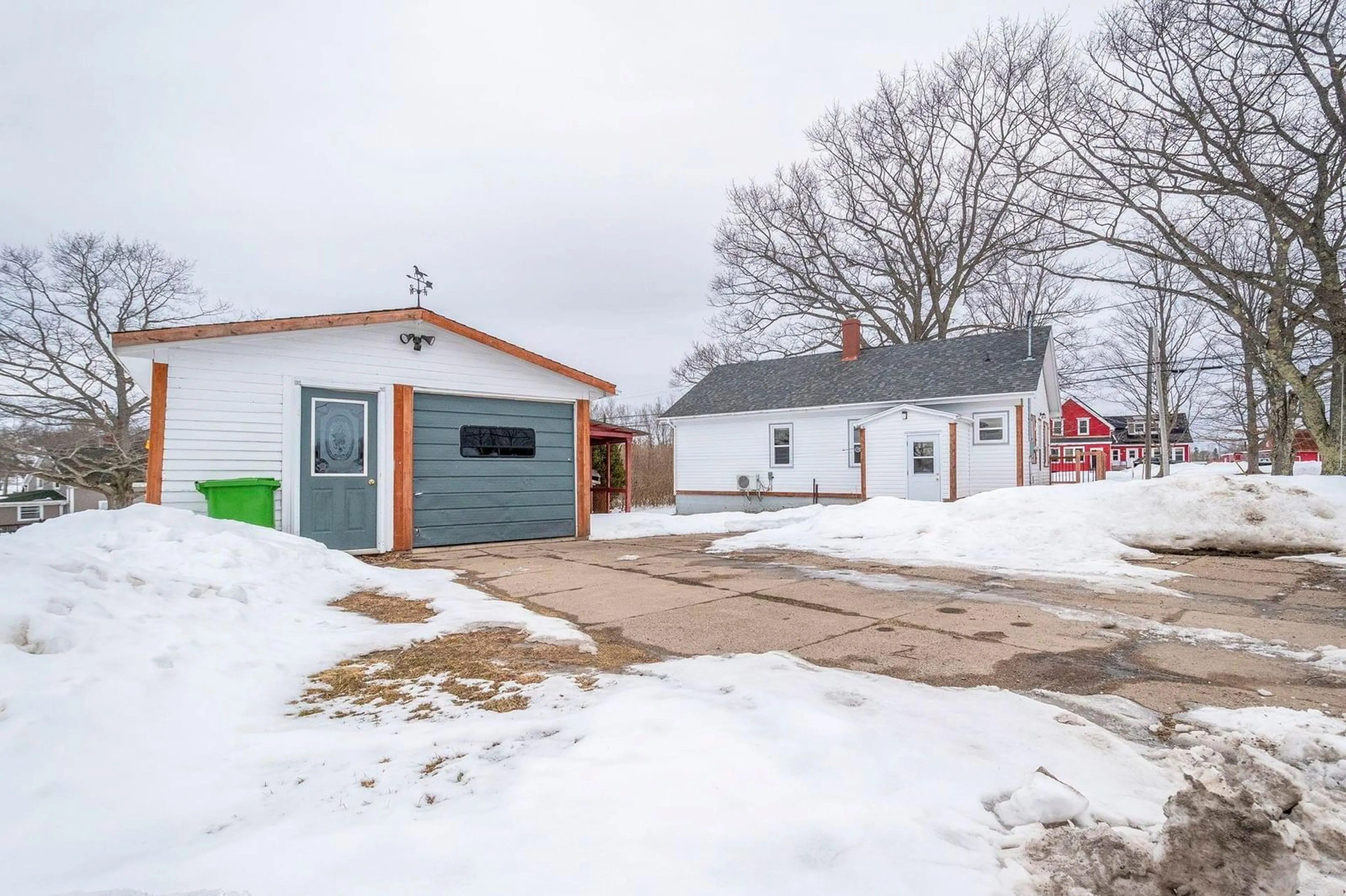 Indoor garage for 12 Apple Tree Rd, Mount Denson Nova Scotia B0P 1L0