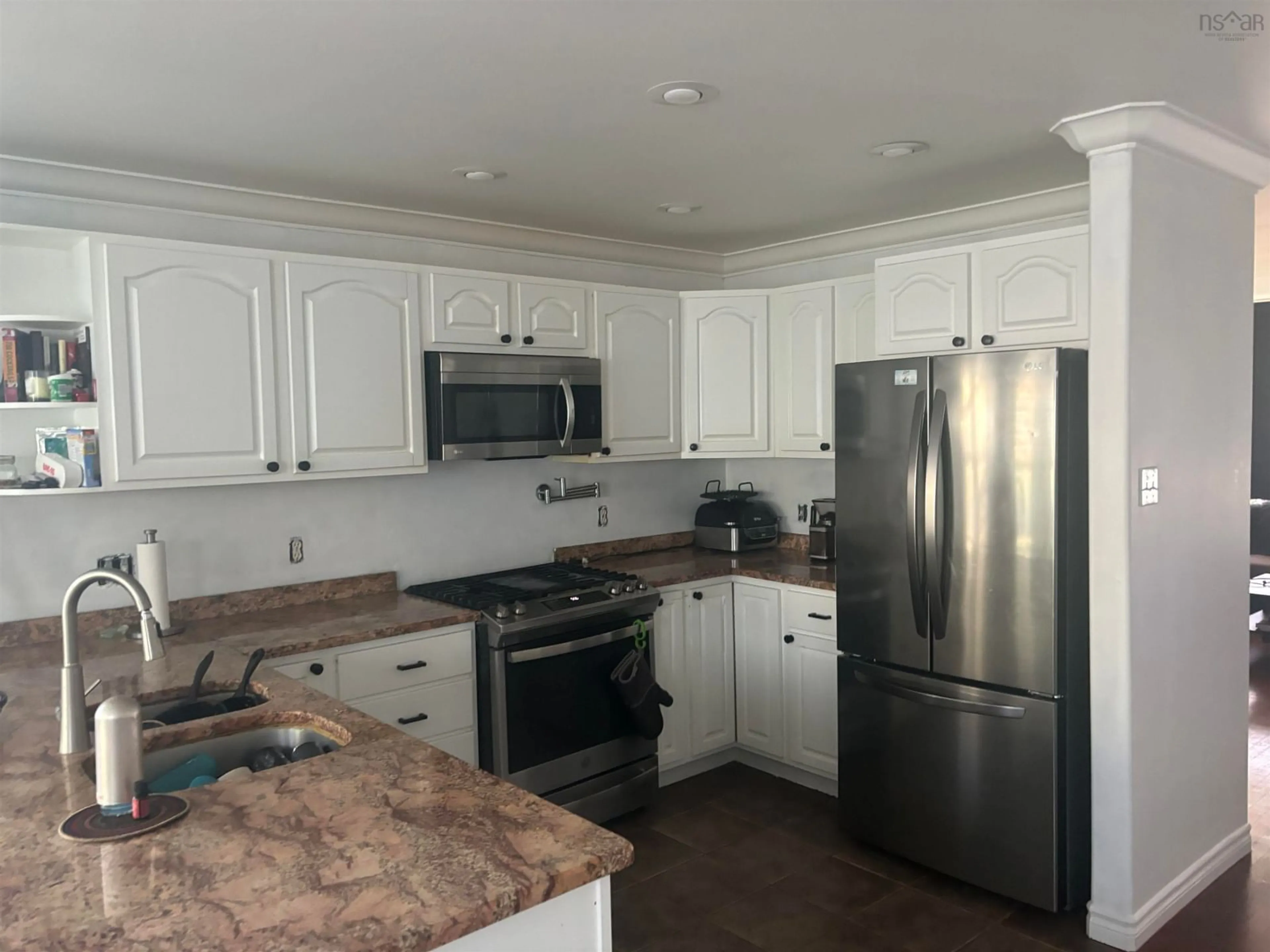 Standard kitchen, unknown for 29 Brigadier Crt, Clayton Park Nova Scotia B3M 4Y4