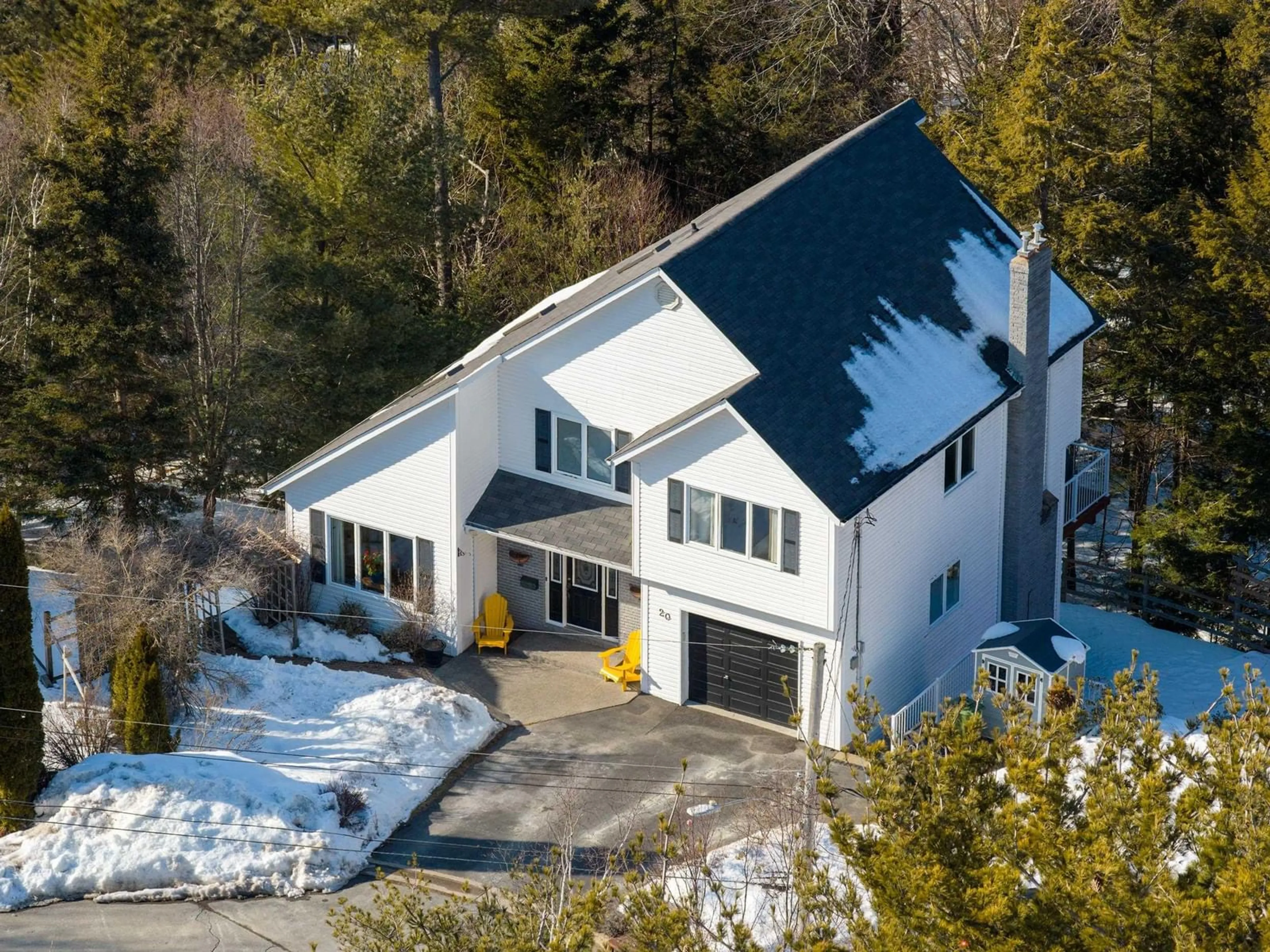 A pic from outside/outdoor area/front of a property/back of a property/a pic from drone, unknown for 20 Fleet Crt, Bedford Nova Scotia B4A 4J8