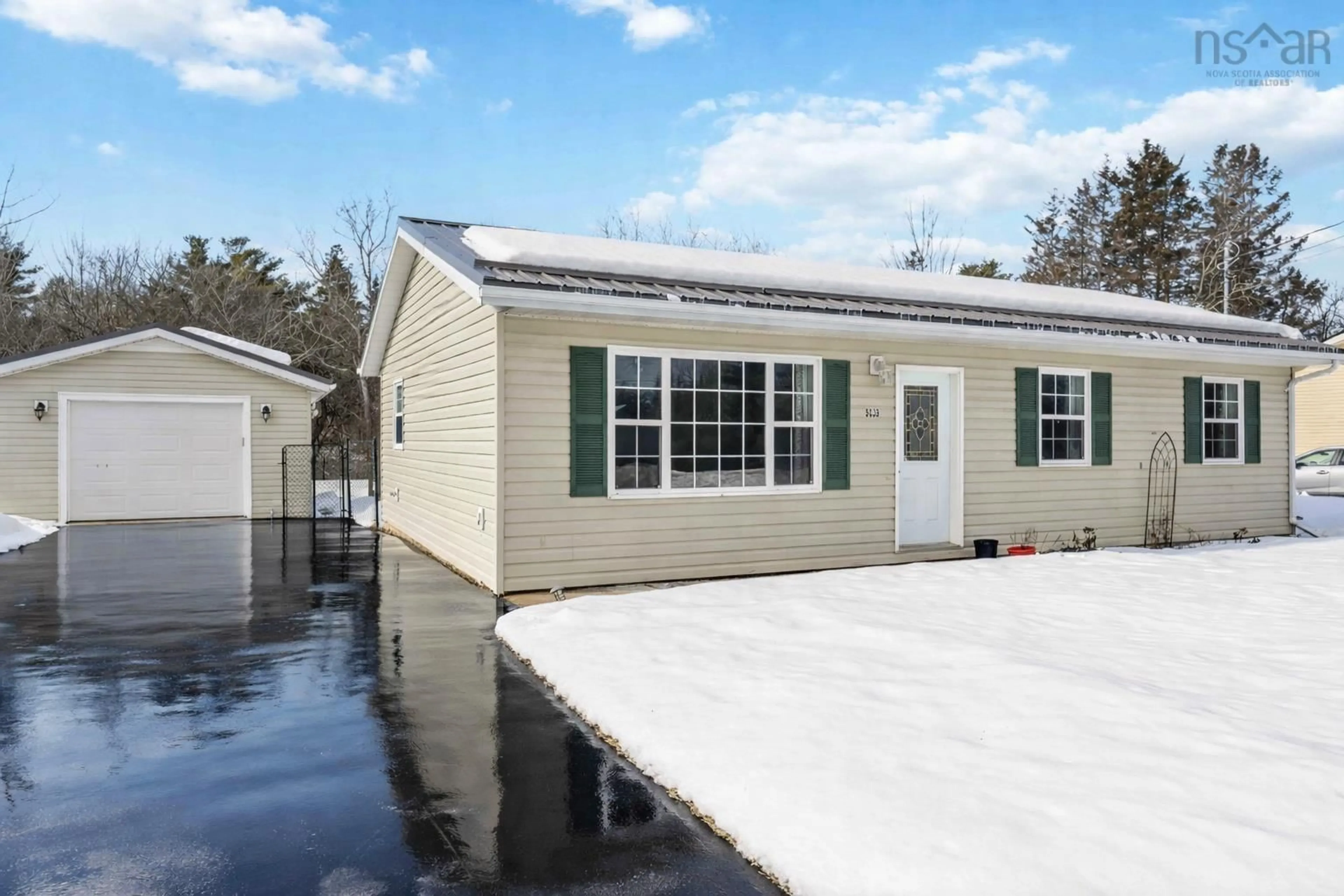 Home with vinyl exterior material, water/lake/river/ocean view for 9039 Highway 10 Hwy, Nictaux Nova Scotia B0J 1E0