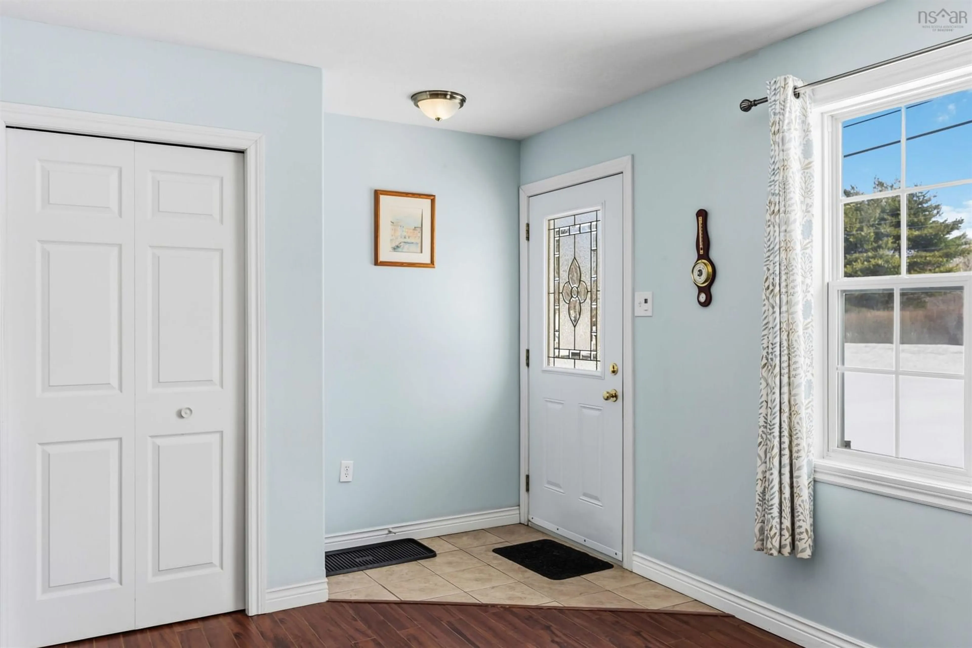 Indoor entryway for 9039 Highway 10 Hwy, Nictaux Nova Scotia B0J 1E0