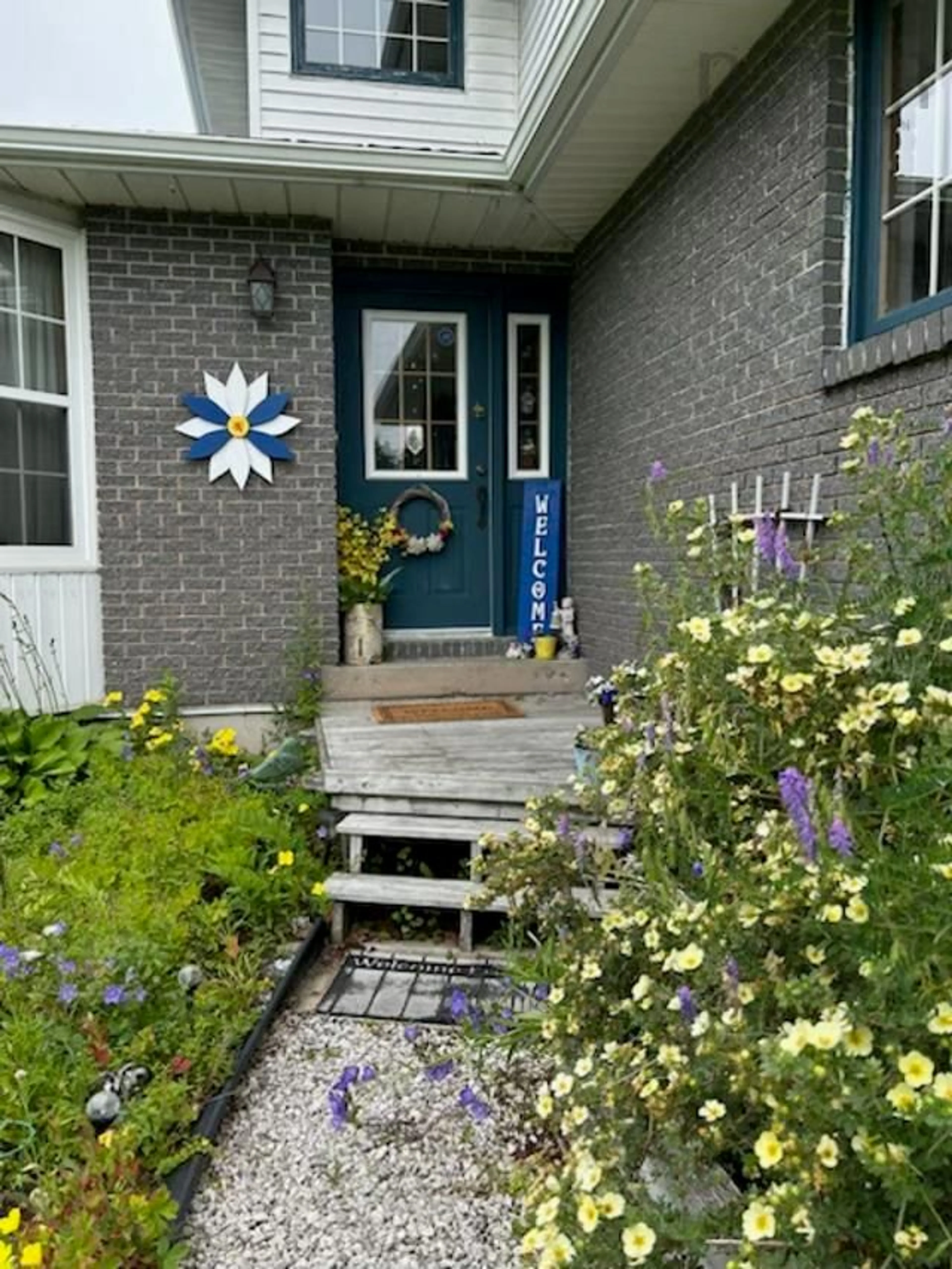 Indoor entryway for 122 Northcliffe Dr, Brookside Nova Scotia B3T 1S7