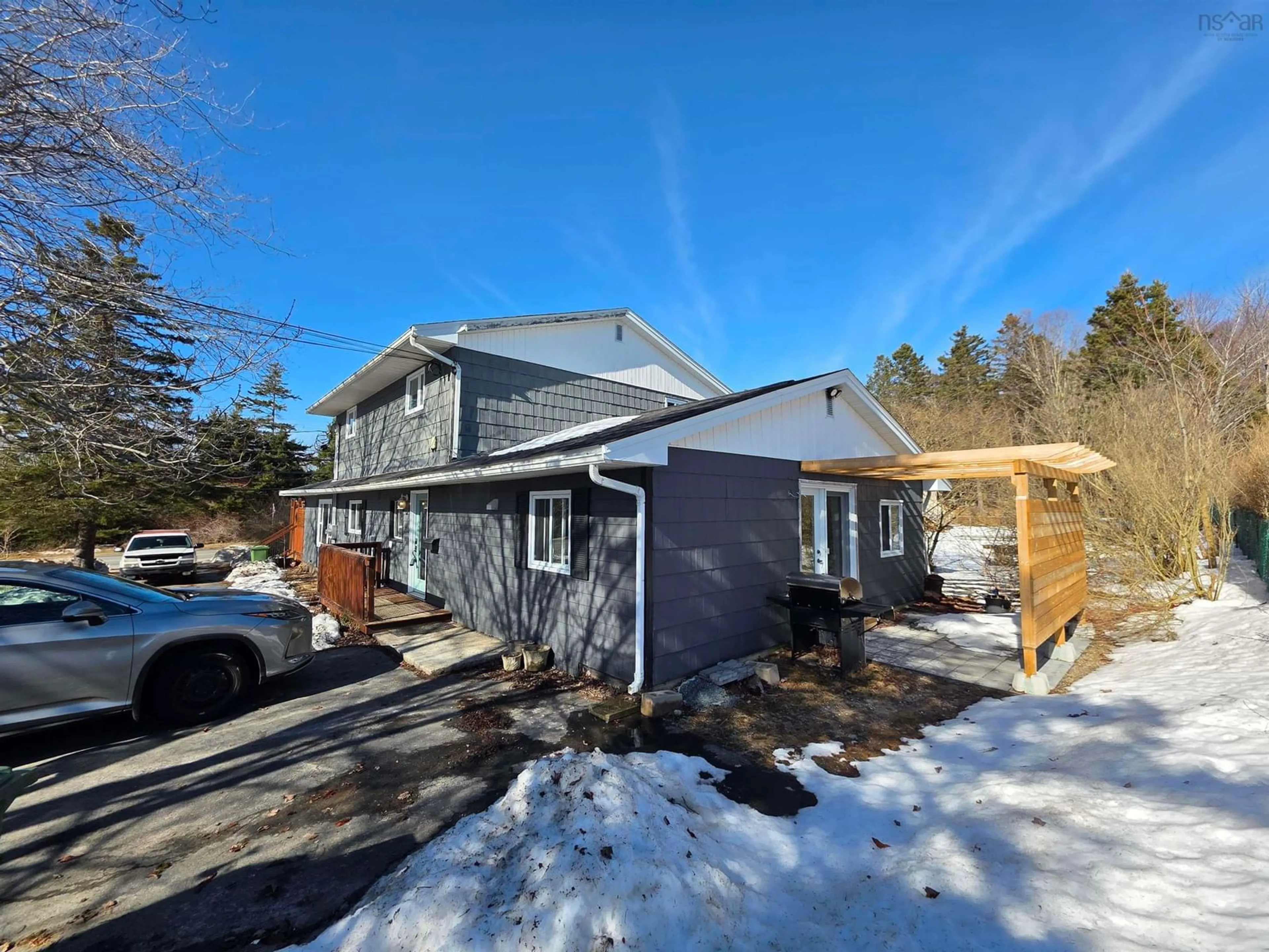 A pic from outside/outdoor area/front of a property/back of a property/a pic from drone, street for 123 Mount Edward Rd, Dartmouth Nova Scotia B2W 3L1
