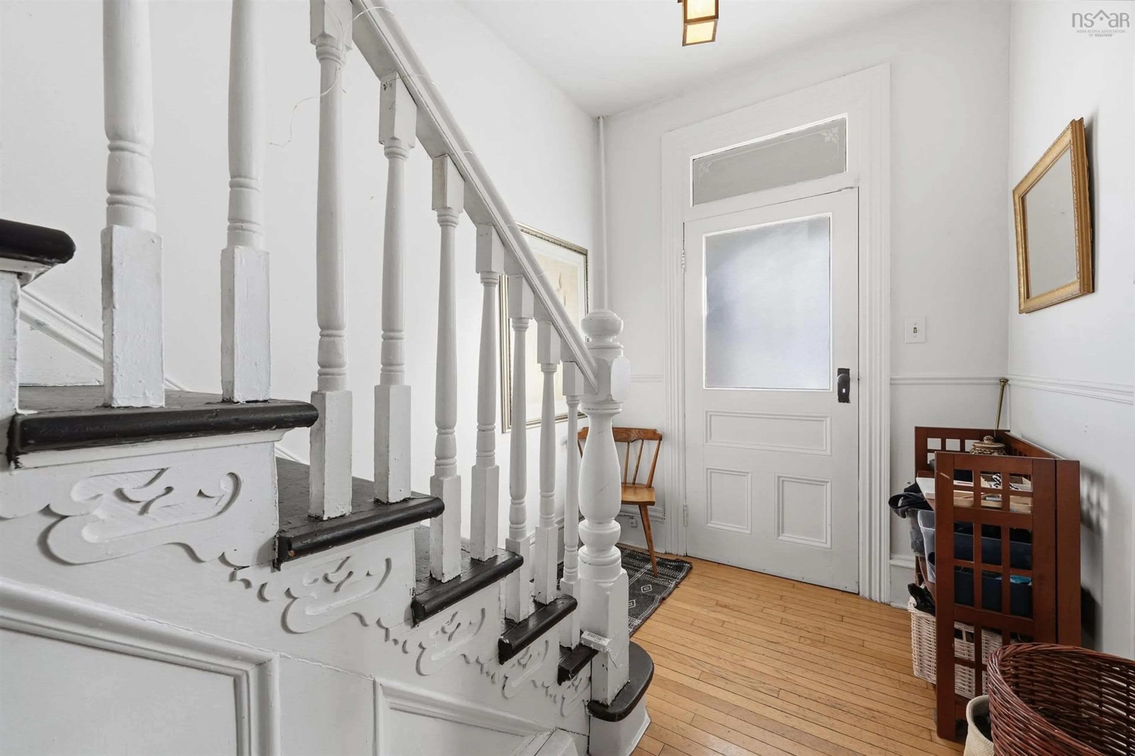 Indoor foyer for 6313 Norwood St, Halifax Nova Scotia B3H 2K9