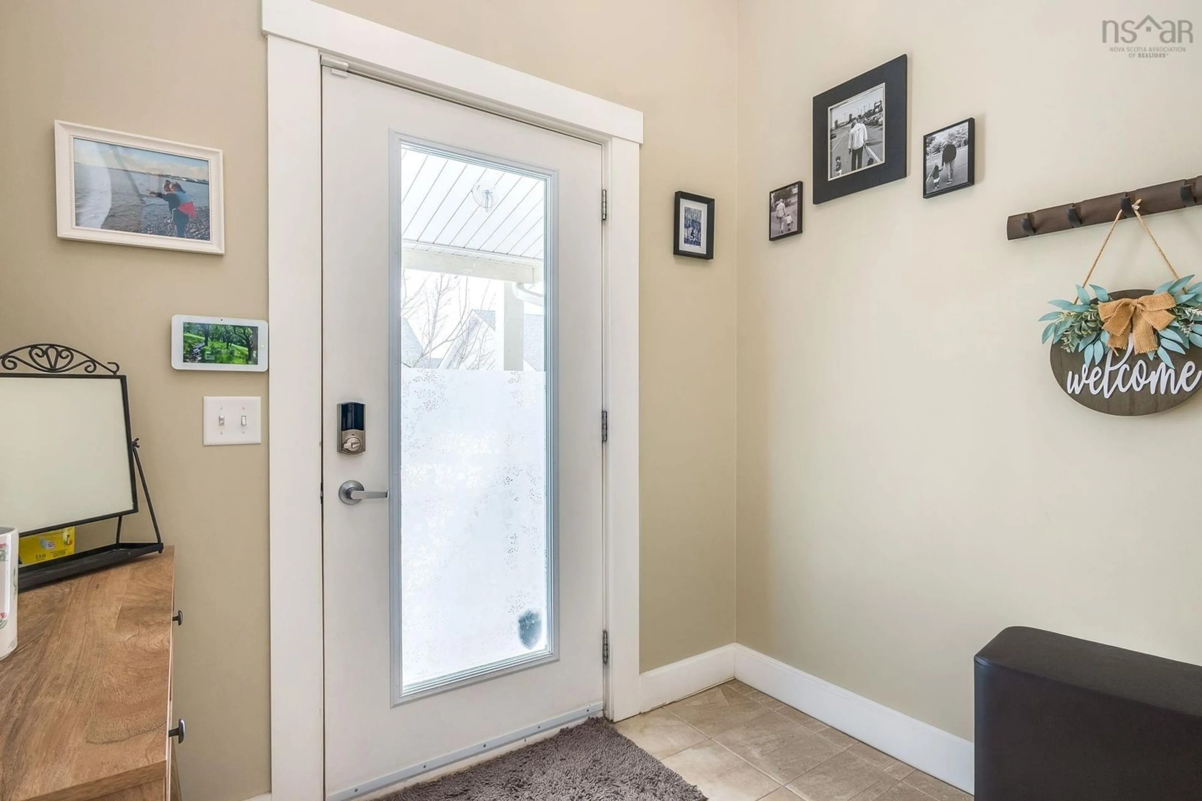 Indoor entryway for 17 Candytuft Close, Eastern Passage Nova Scotia B3G 0A4