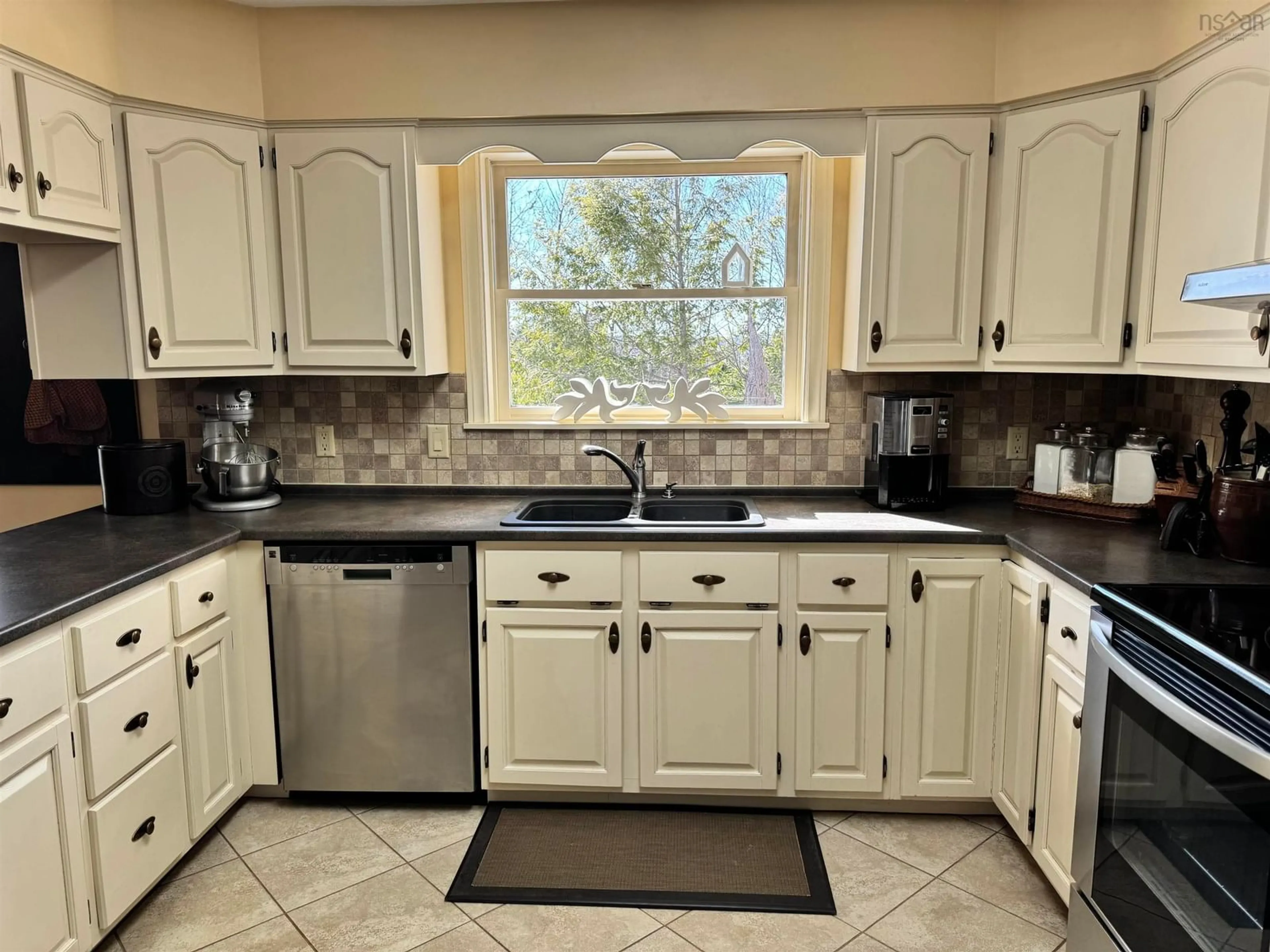 Standard kitchen, ceramic/tile floor for 40 Fundy Dr, Truro Nova Scotia B2N 5Z3