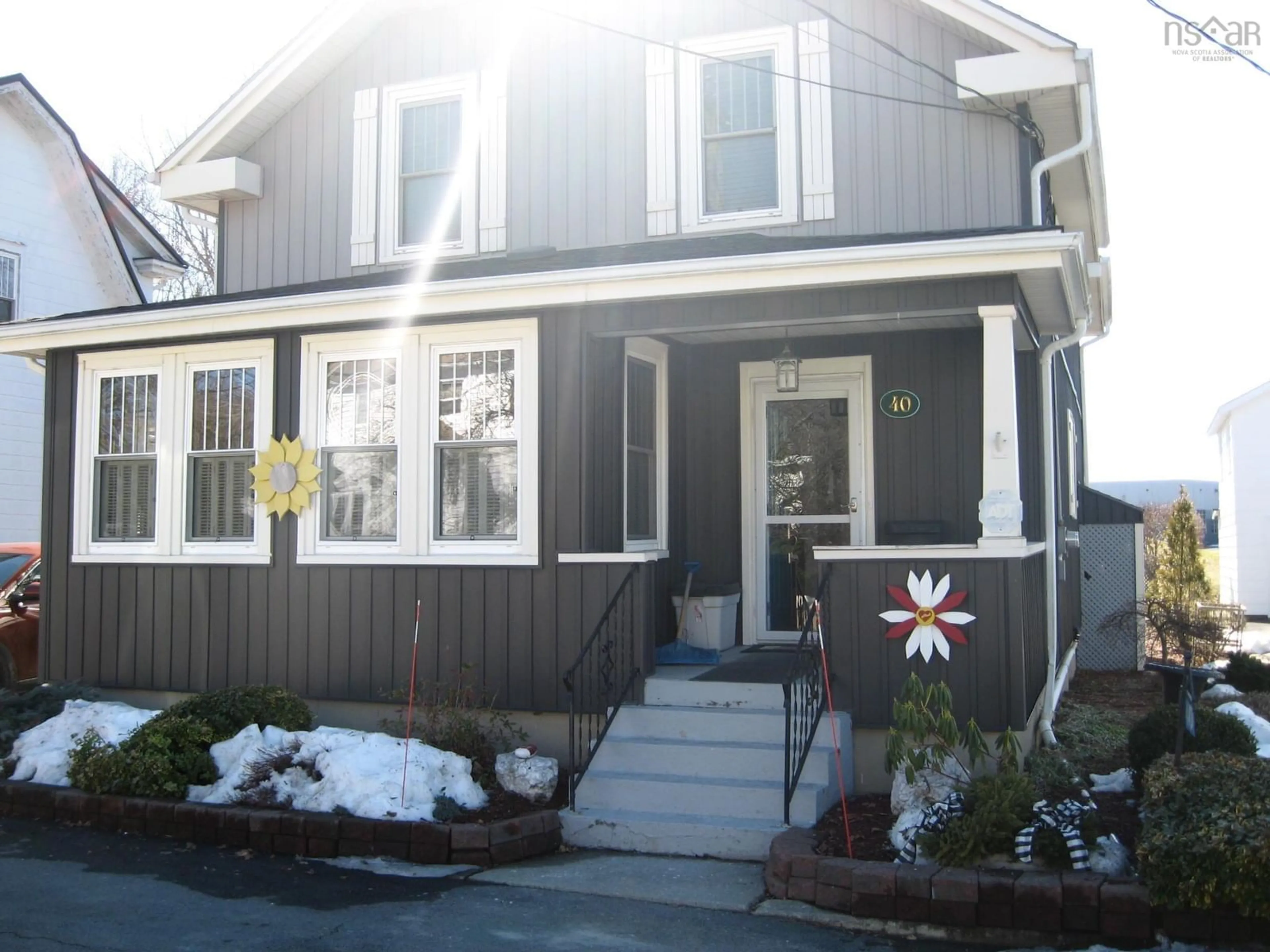 Home with vinyl exterior material, street for 40 Park St, Liverpool Nova Scotia B0T 1K0