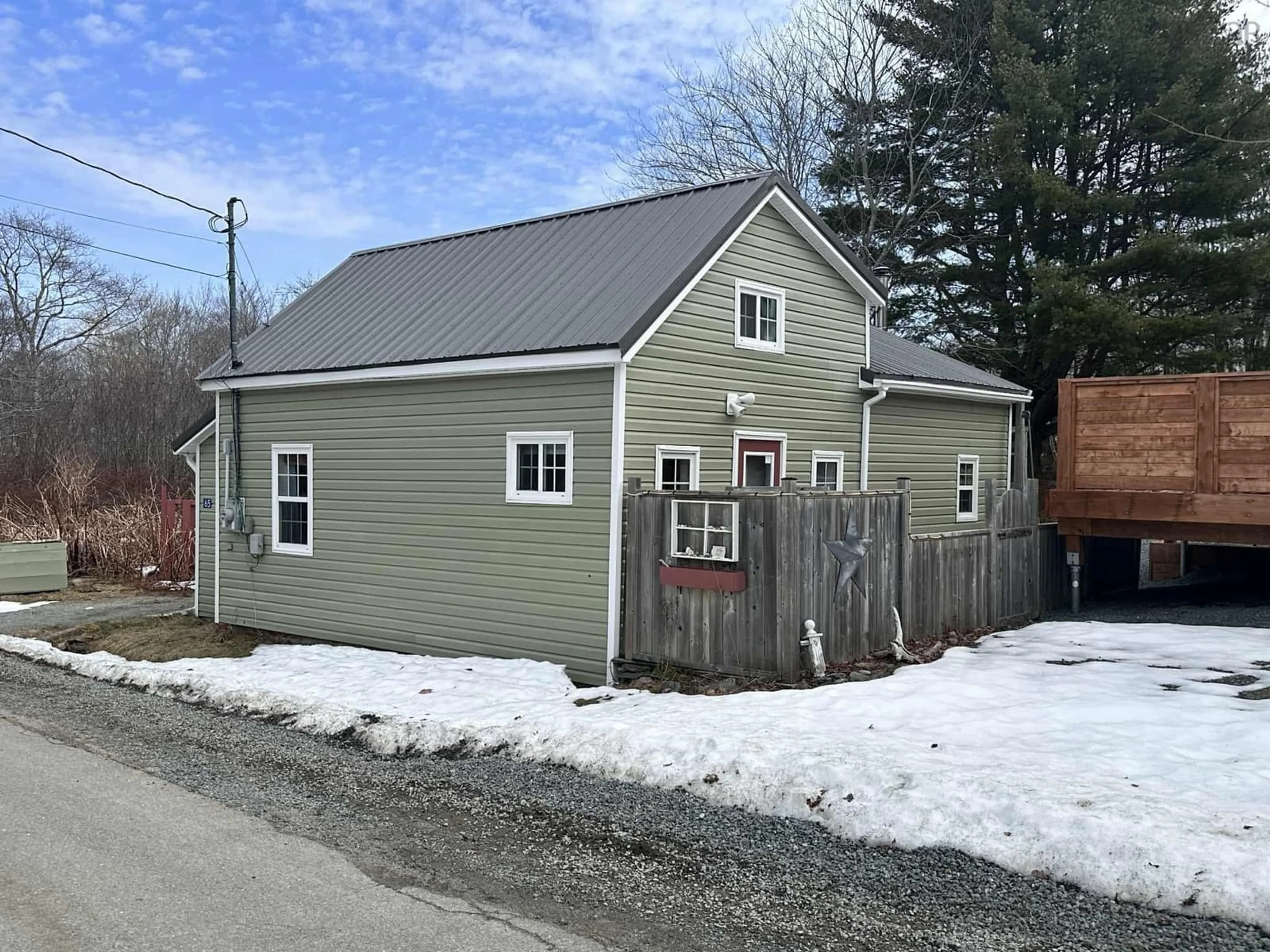 Shed for 65 Town Lake Rd, Liverpool Nova Scotia B0T 1K0