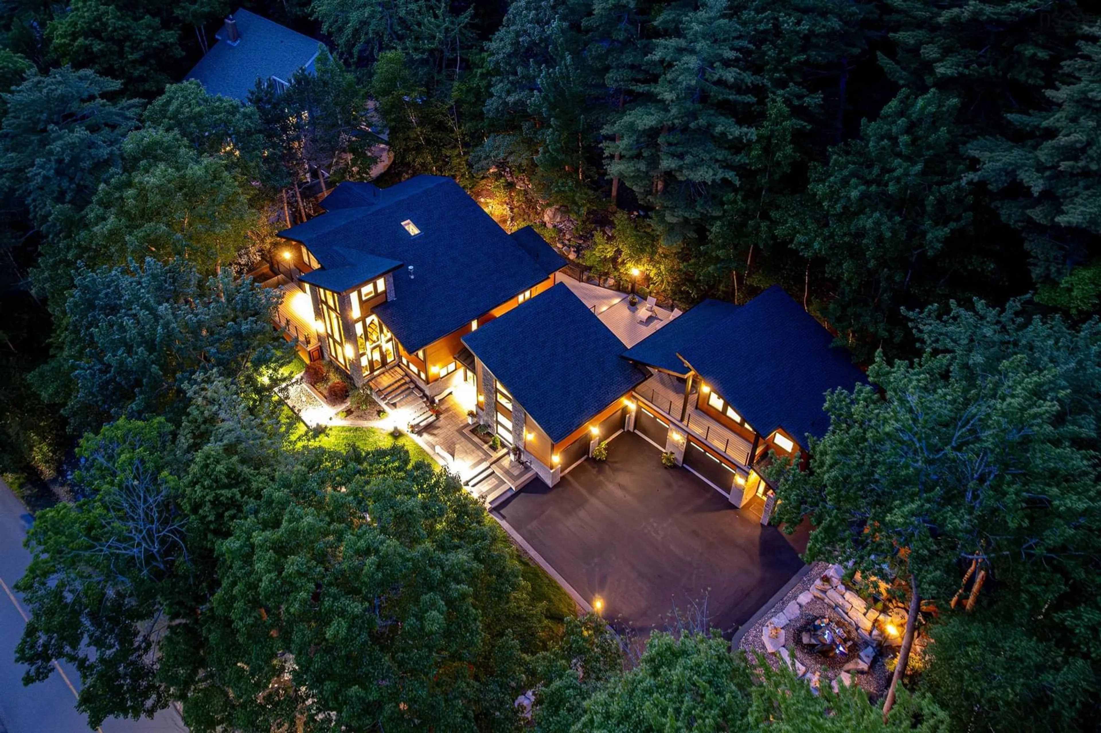 A pic from outside/outdoor area/front of a property/back of a property/a pic from drone, unknown for 1160 Shore Dr, Bedford Nova Scotia B4A 2E5