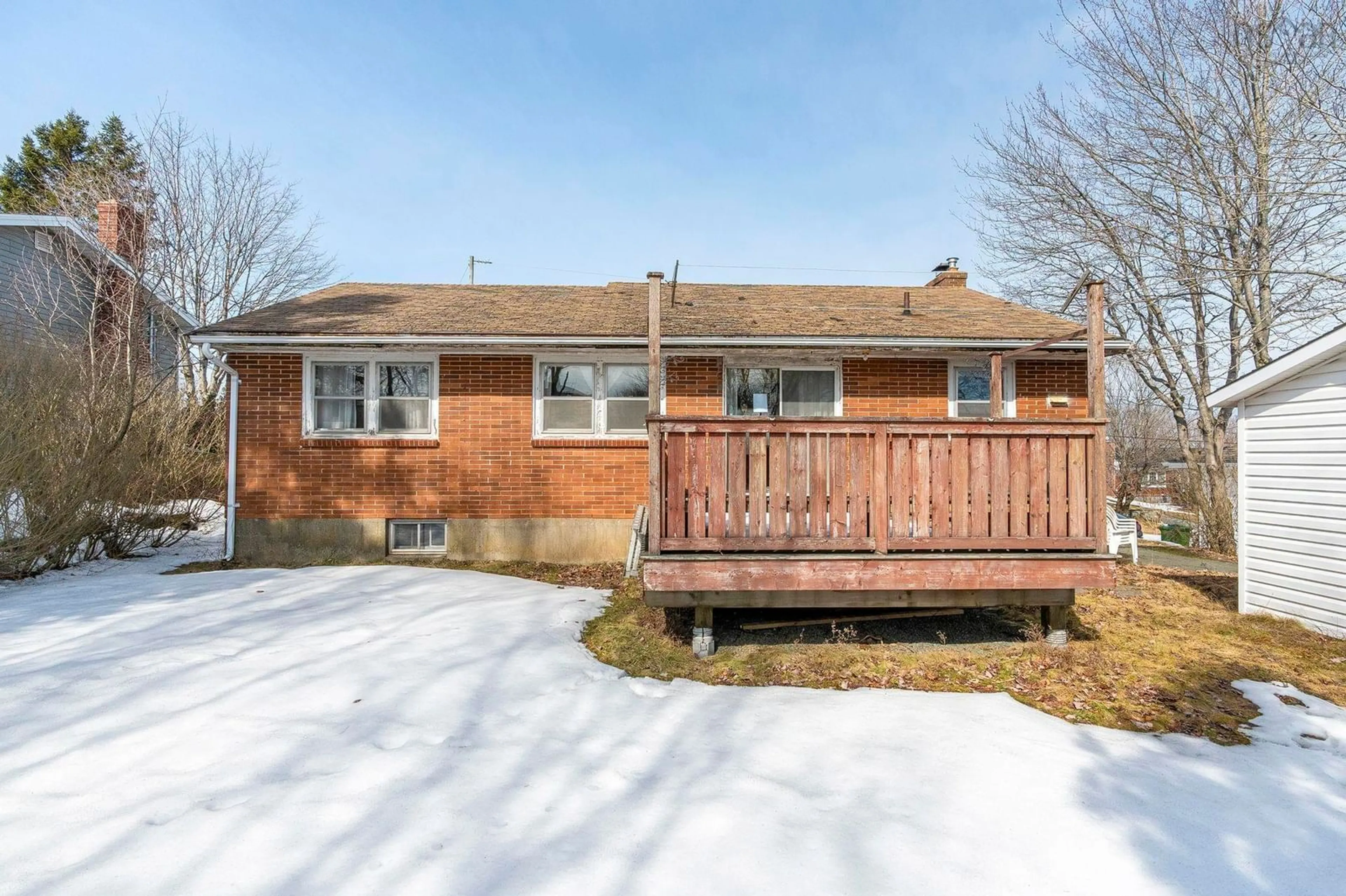 Unknown for 42 Oakwood Ave, Dartmouth Nova Scotia B2W 3C9