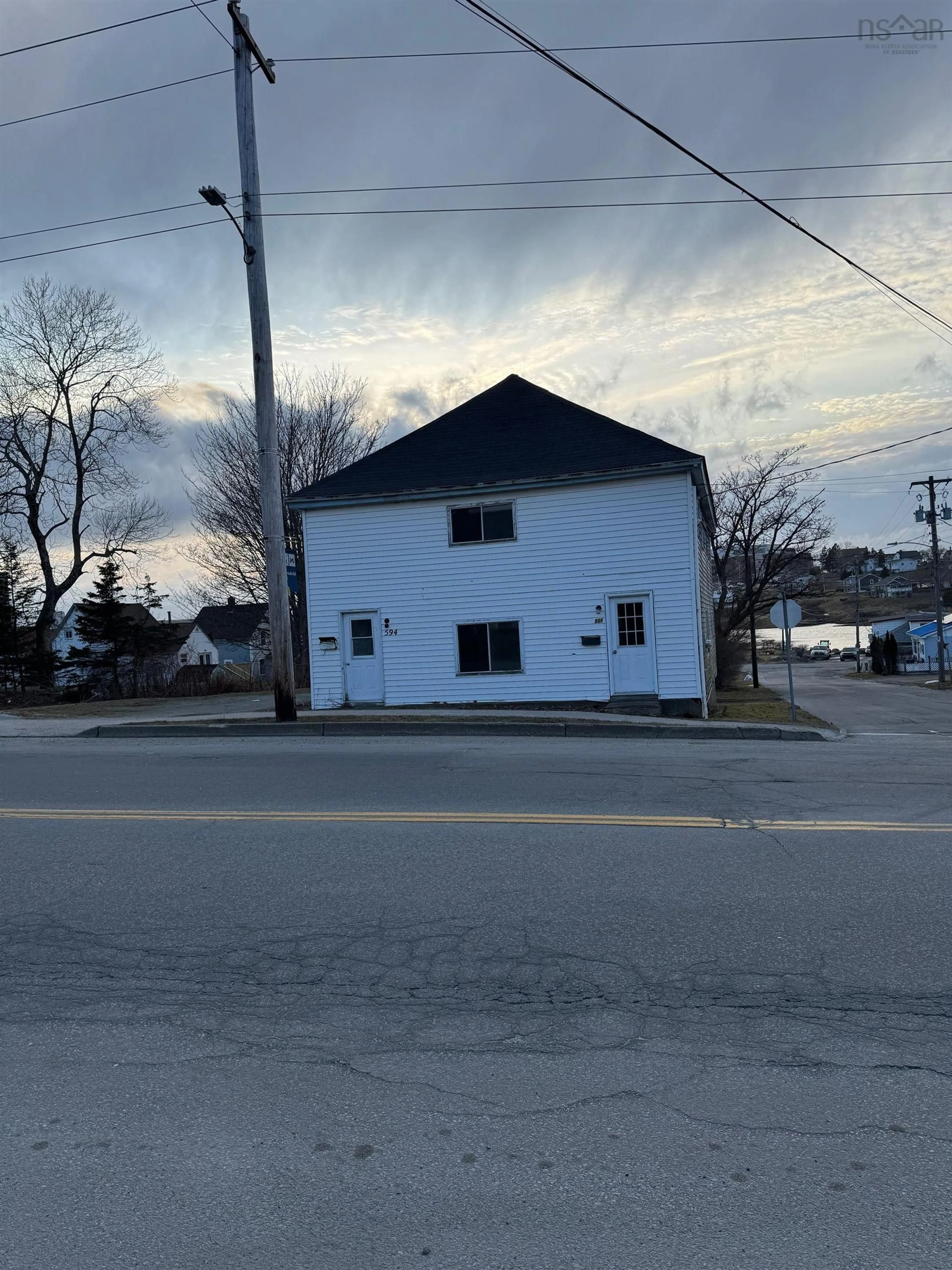Unknown for 594-596 Main St, Yarmouth Nova Scotia B5A 1J8