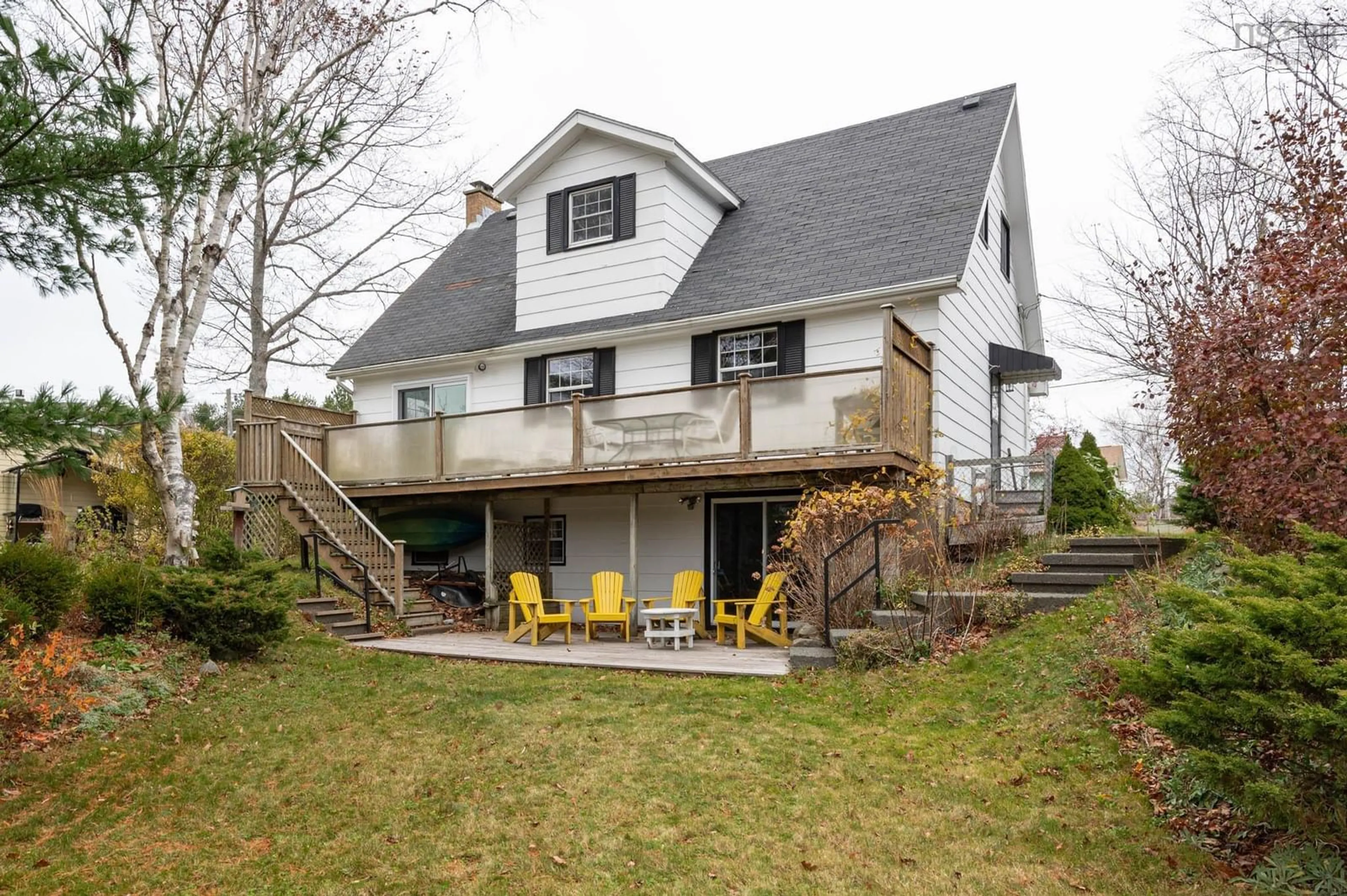 Home with vinyl exterior material, unknown for 5 Wyndrock Dr, Halifax Nova Scotia B3P 1R8