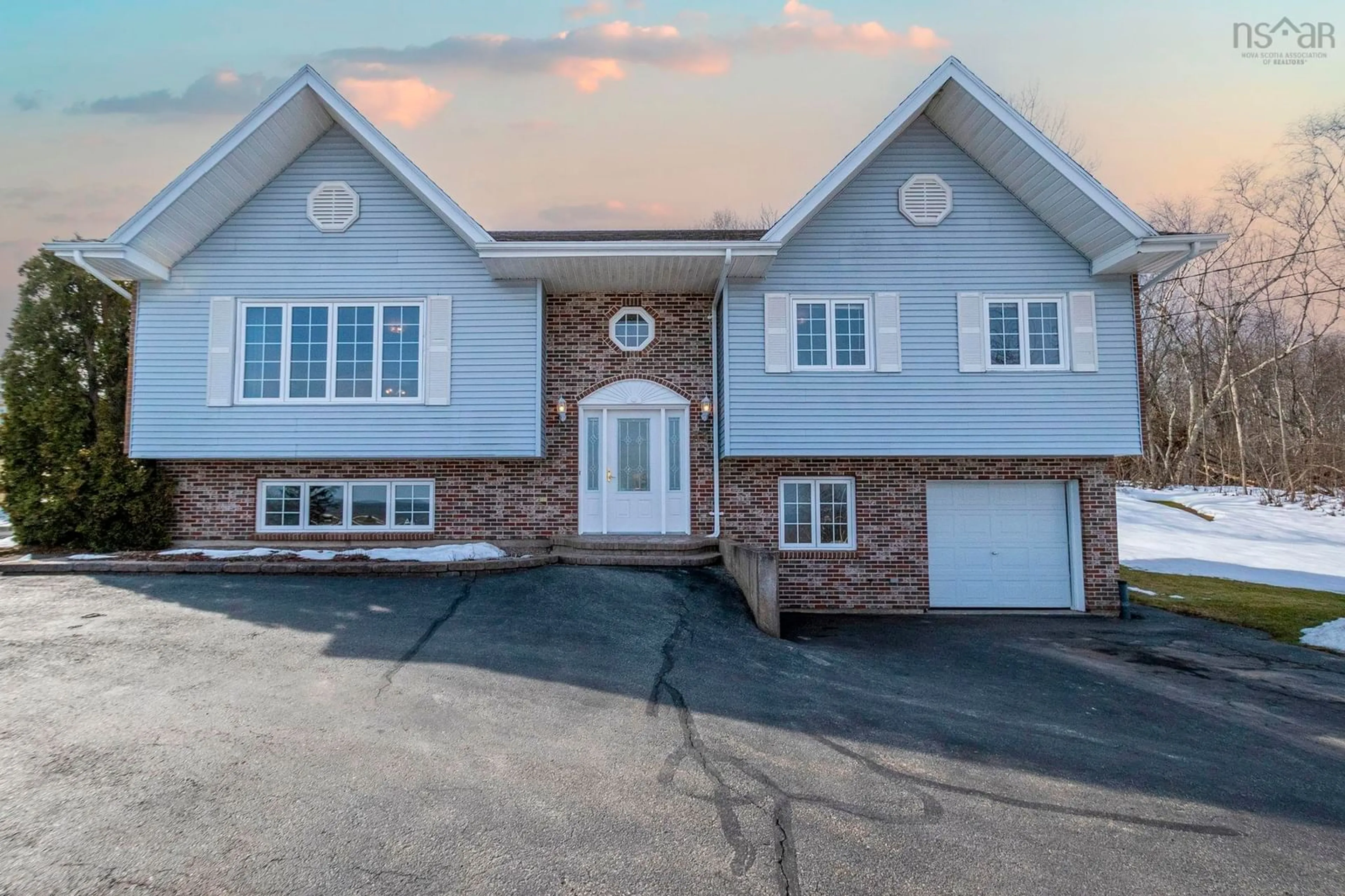 Home with vinyl exterior material, unknown for 33 Oak Island Rd, Avonport Nova Scotia B4P 2R3