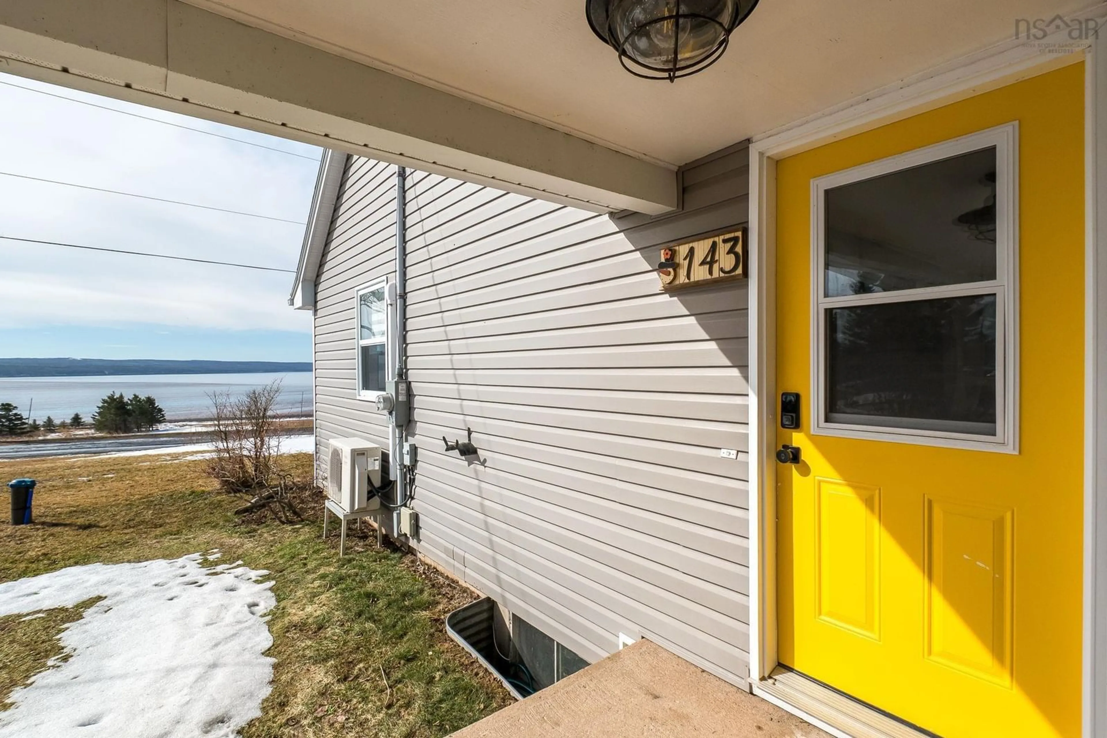 Indoor entryway for 143 Oxley Steele Rd, Scots Bay Nova Scotia B0P 1H0