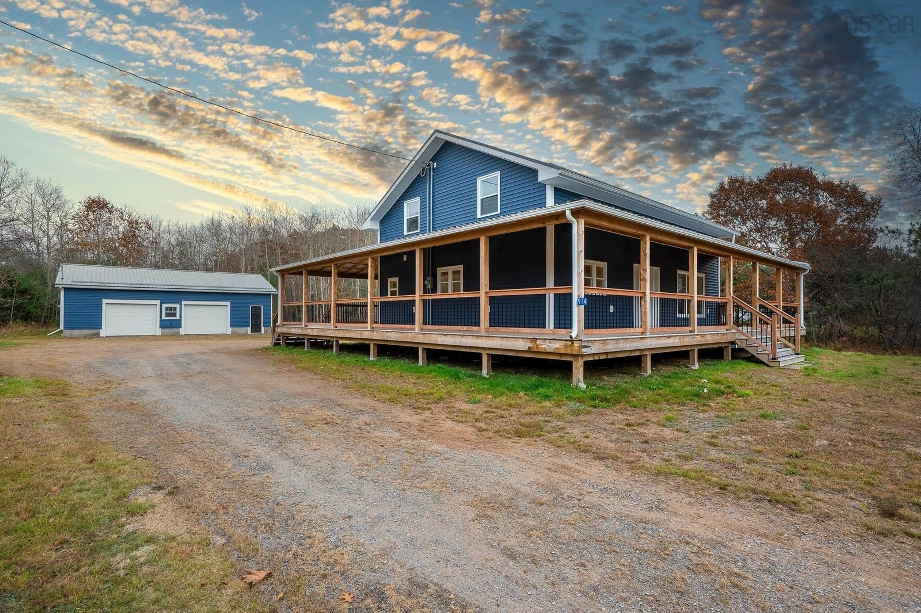 A pic from outside/outdoor area/front of a property/back of a property/a pic from drone, building for 914 Maple Ave, Aylesford Nova Scotia B0P 1C0