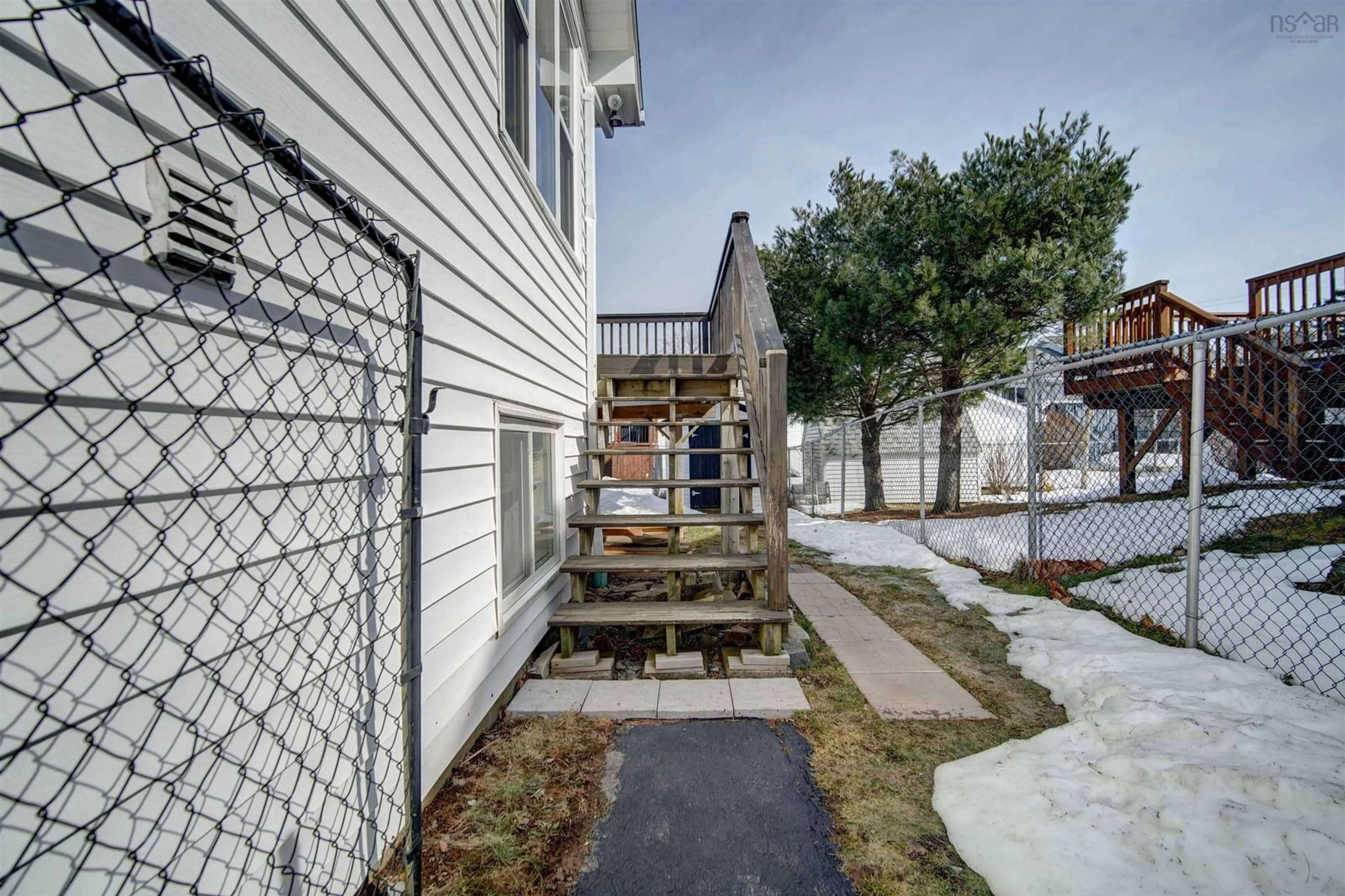 Patio, street for 39 Haddad Dr, Lower Sackville Nova Scotia B4C 4B9