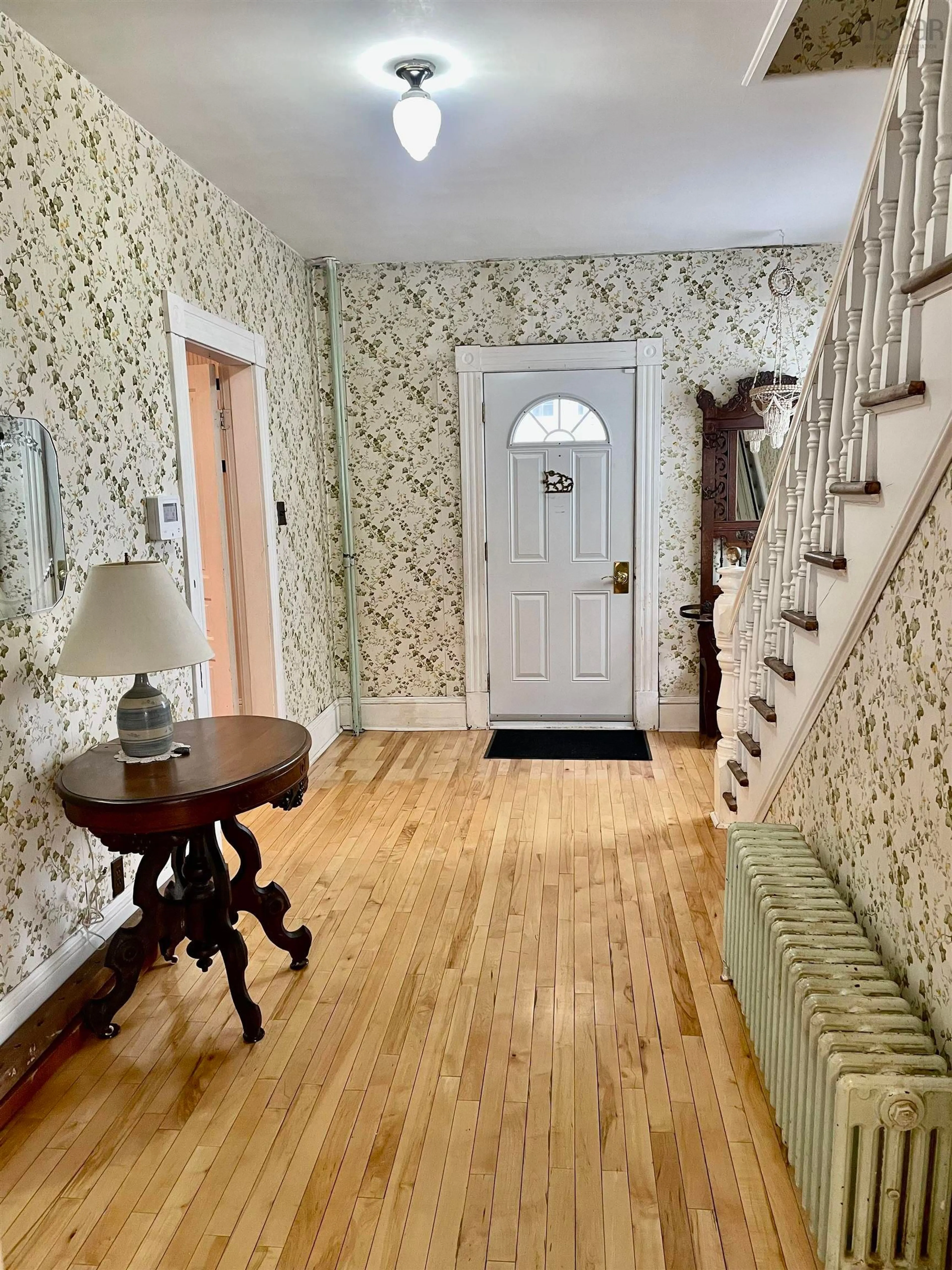 Indoor entryway for 349 Townsend St, Sydney Nova Scotia B1P 5G1