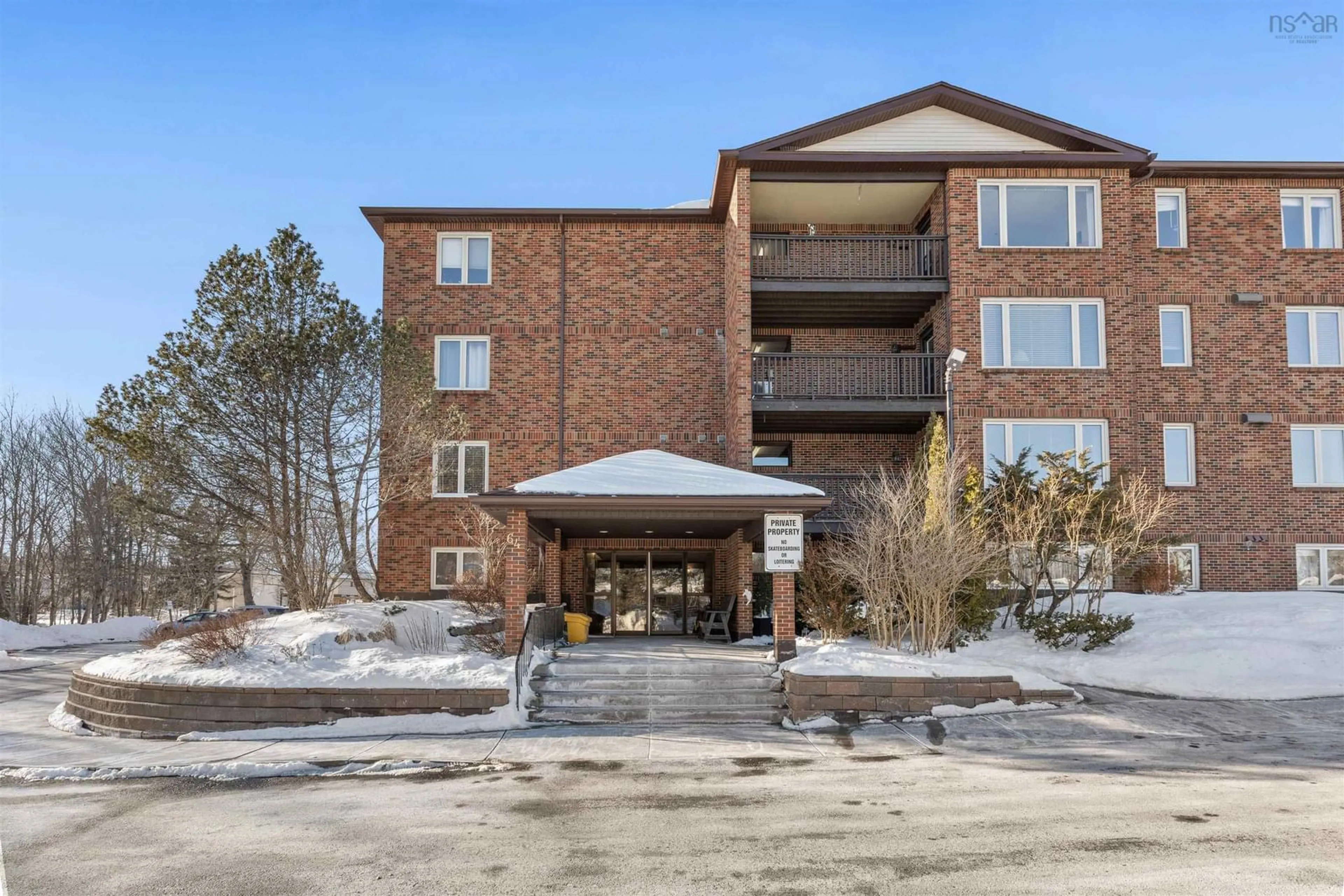 Indoor foyer for 64 Cumberland Dr #410, Dartmouth Nova Scotia B2V 2C7